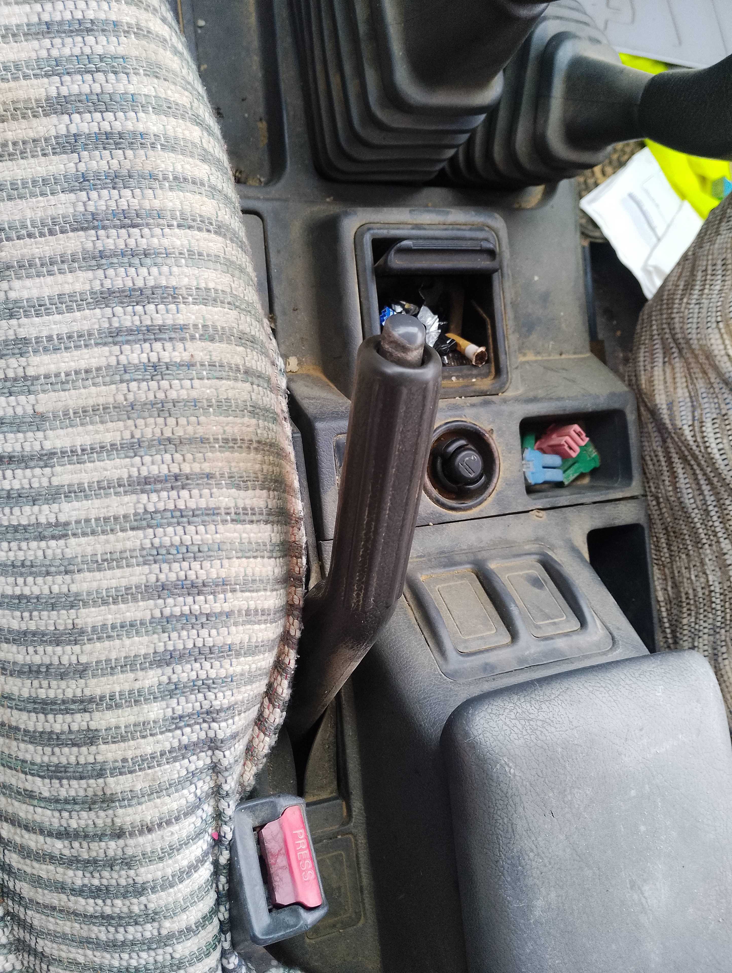 Recambio de palanca freno para mitsubishi pajero 2.5 turbodiesel referencia OEM IAM   