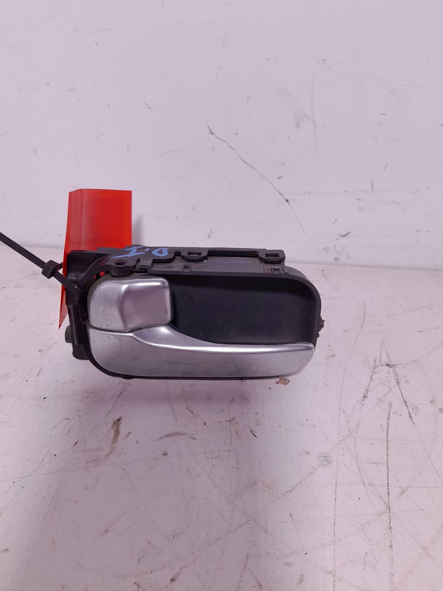 Recambio de maneta interior delantera izquierda para nissan almera (n16/e) acenta referencia OEM IAM   