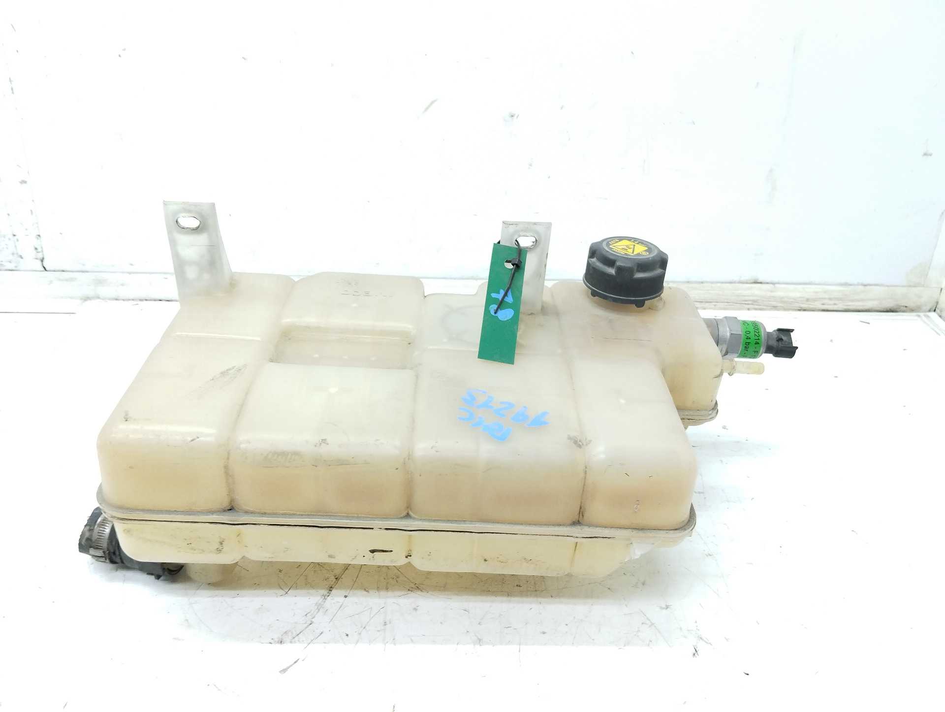 Recambio de deposito expansion para iveco 35s12 referencia OEM IAM 5801303409  