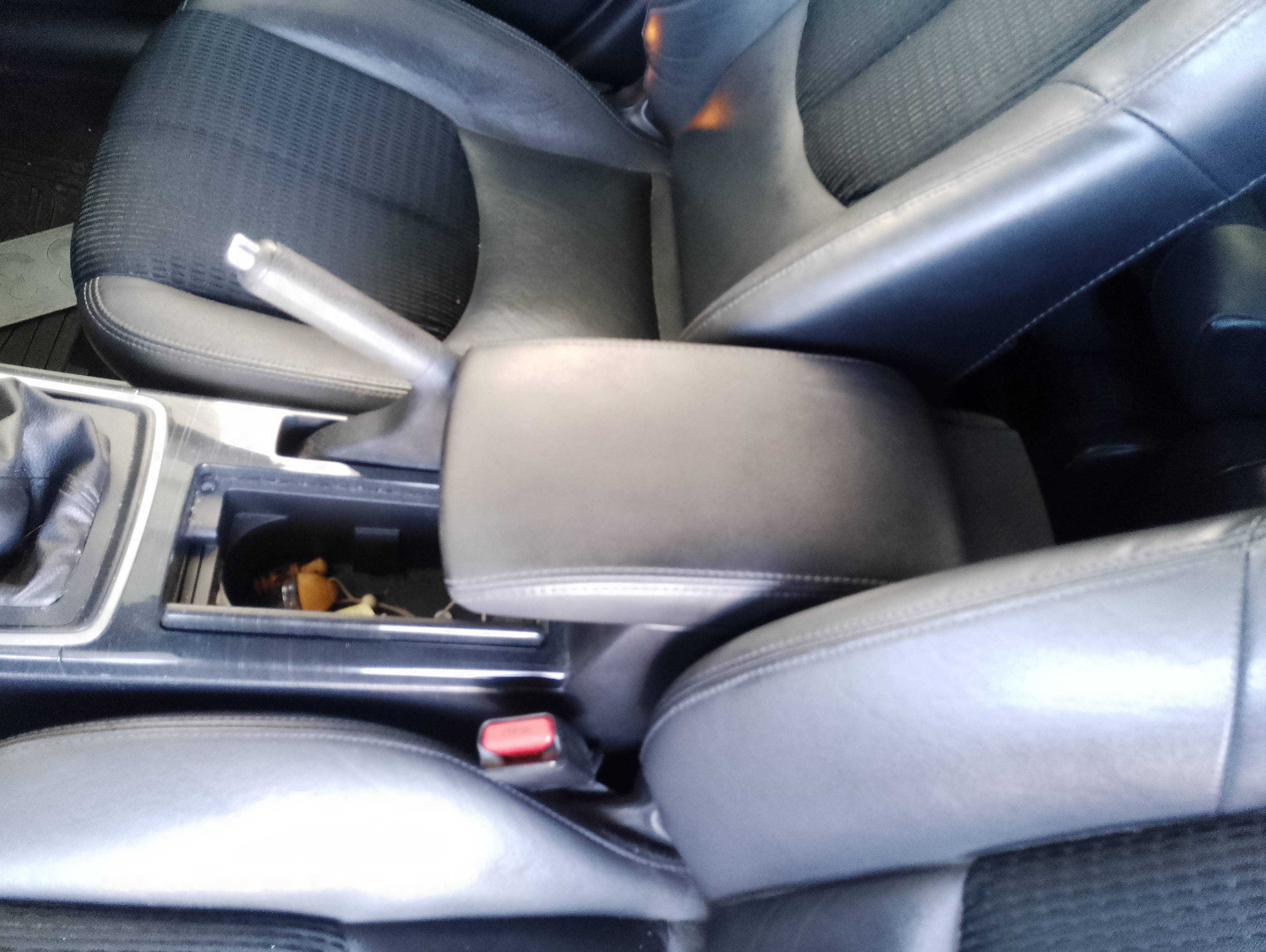 Recambio de apoyabrazos central para mazda 6 lim. (gh) 2.0 crtd 140cv active (4-ptas.) referencia OEM IAM   