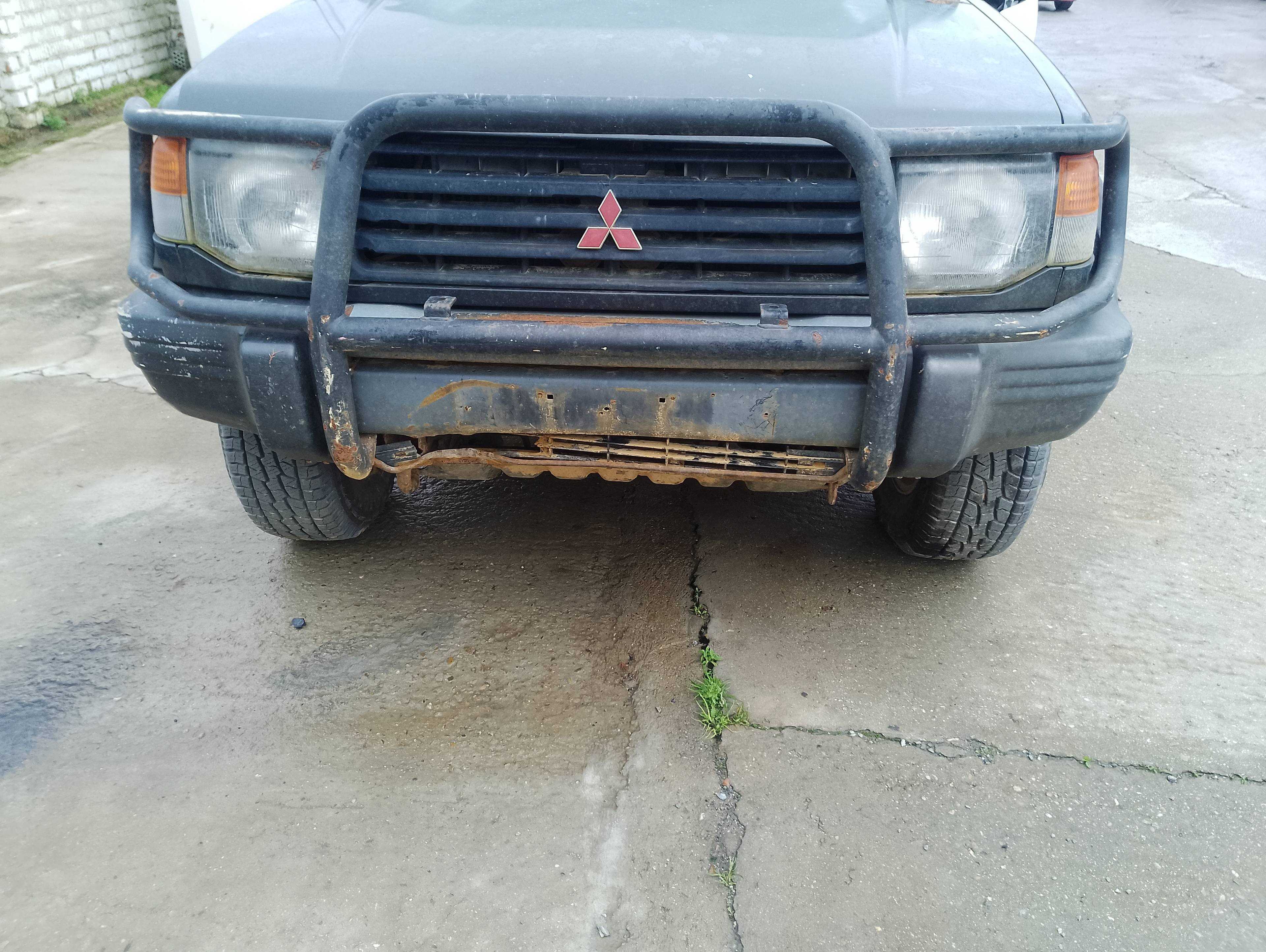 Recambio de paragolpes delantero para mitsubishi pajero 2.5 turbodiesel referencia OEM IAM   