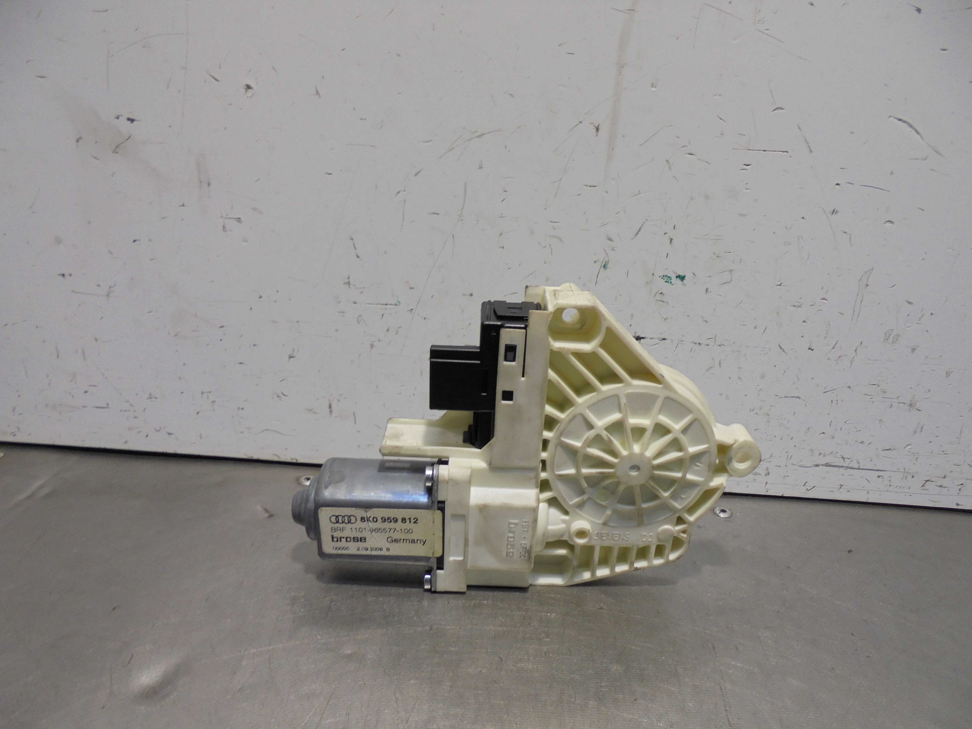 Recambio de motor elevalunas trasero derecho para audi a4 avant (8k5) (2008) básico referencia OEM IAM  BROSE 
