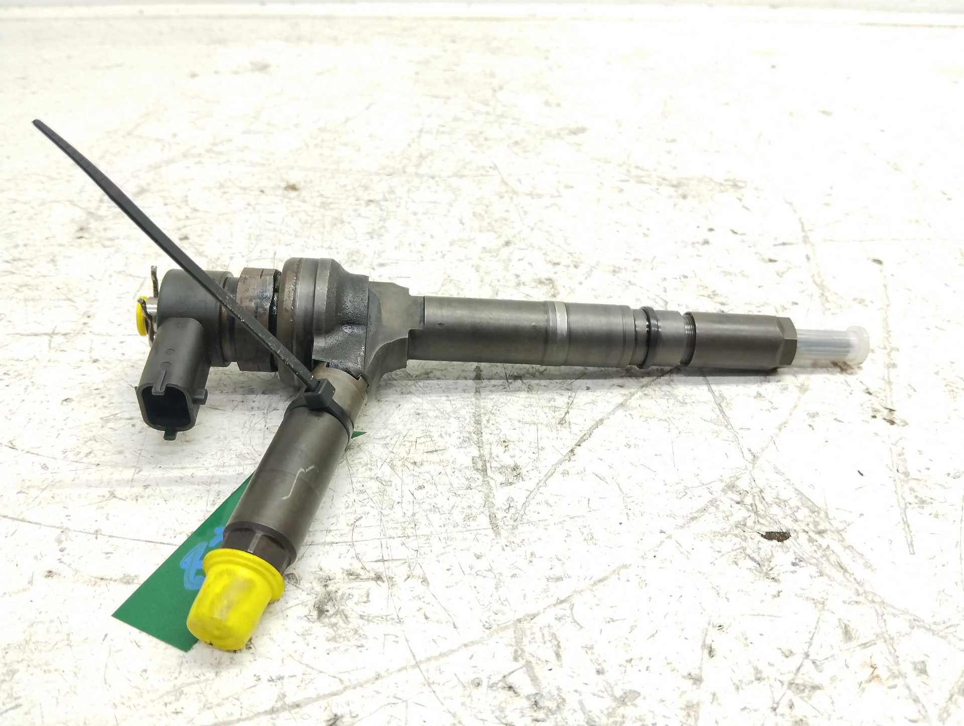 Recambio de inyector para opel astra h berlina cosmo referencia OEM IAM 0445110175  