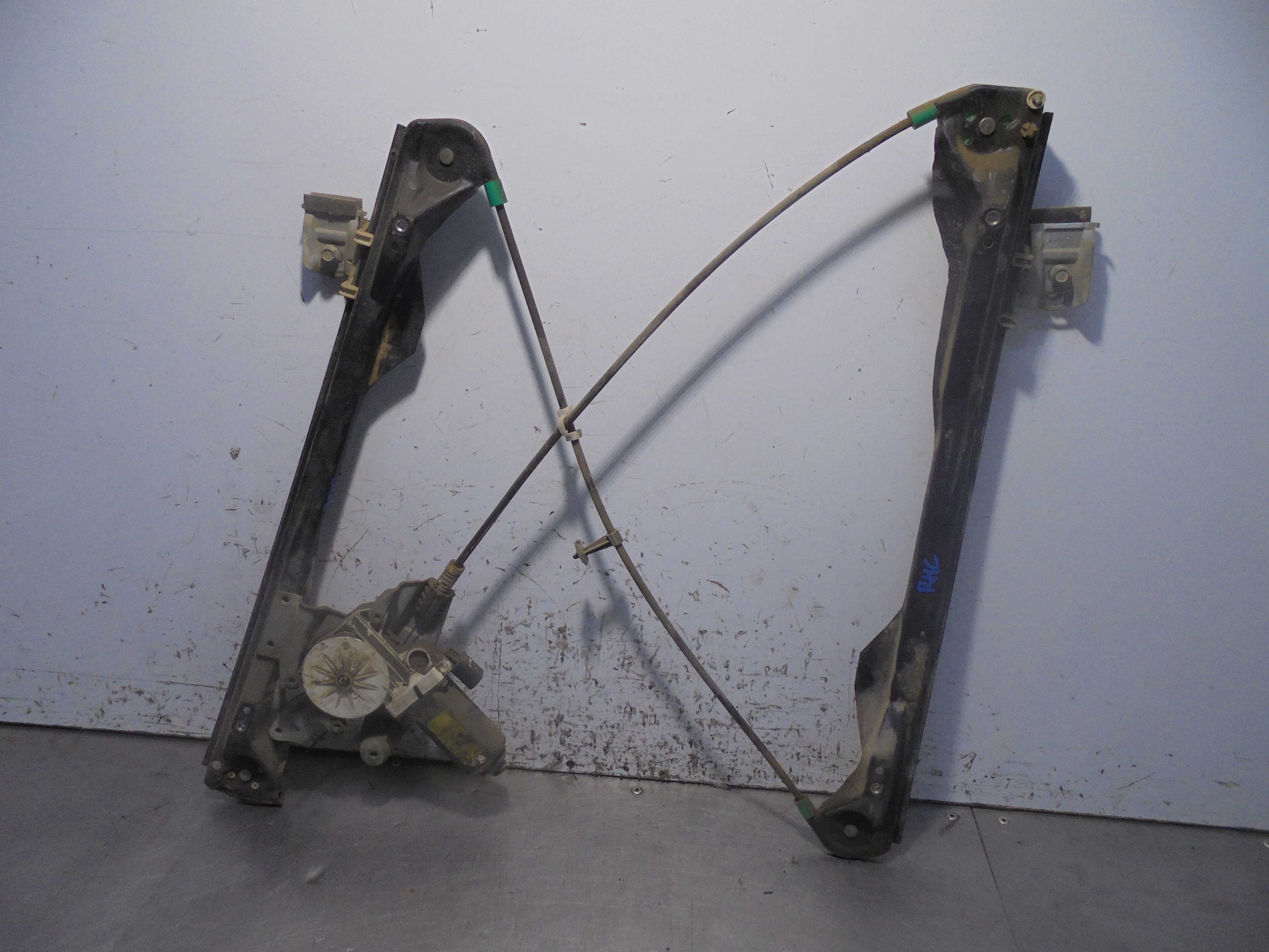 Recambio de elevalunas delantero derecho para ford focus berlina (cak) ambiente referencia OEM IAM  ELECTRICO 5 PUERTAS 5-P
