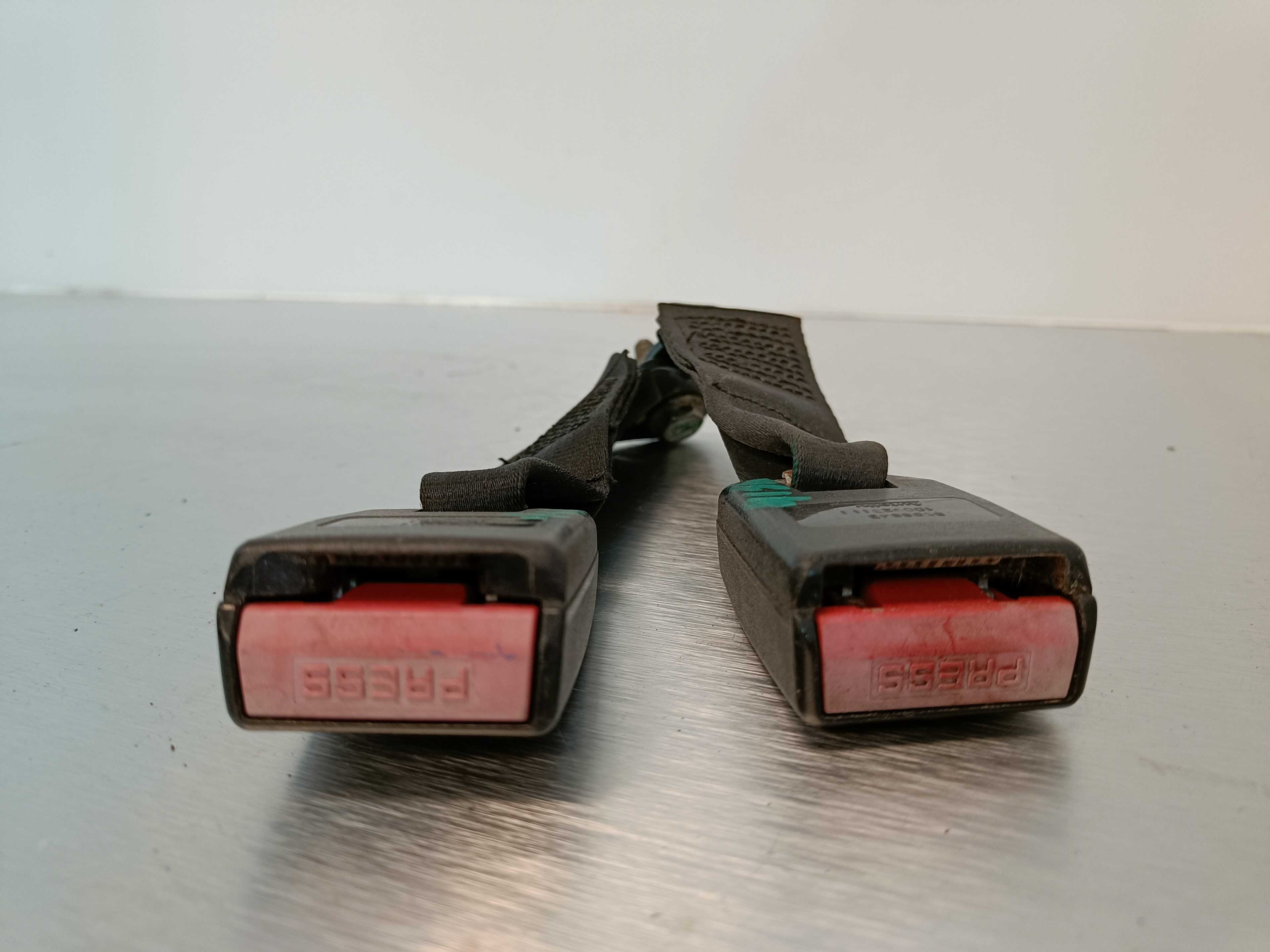 Recambio de anclaje cinturon de seguridad para dacia duster 1.5 dci diesel cat referencia OEM IAM   