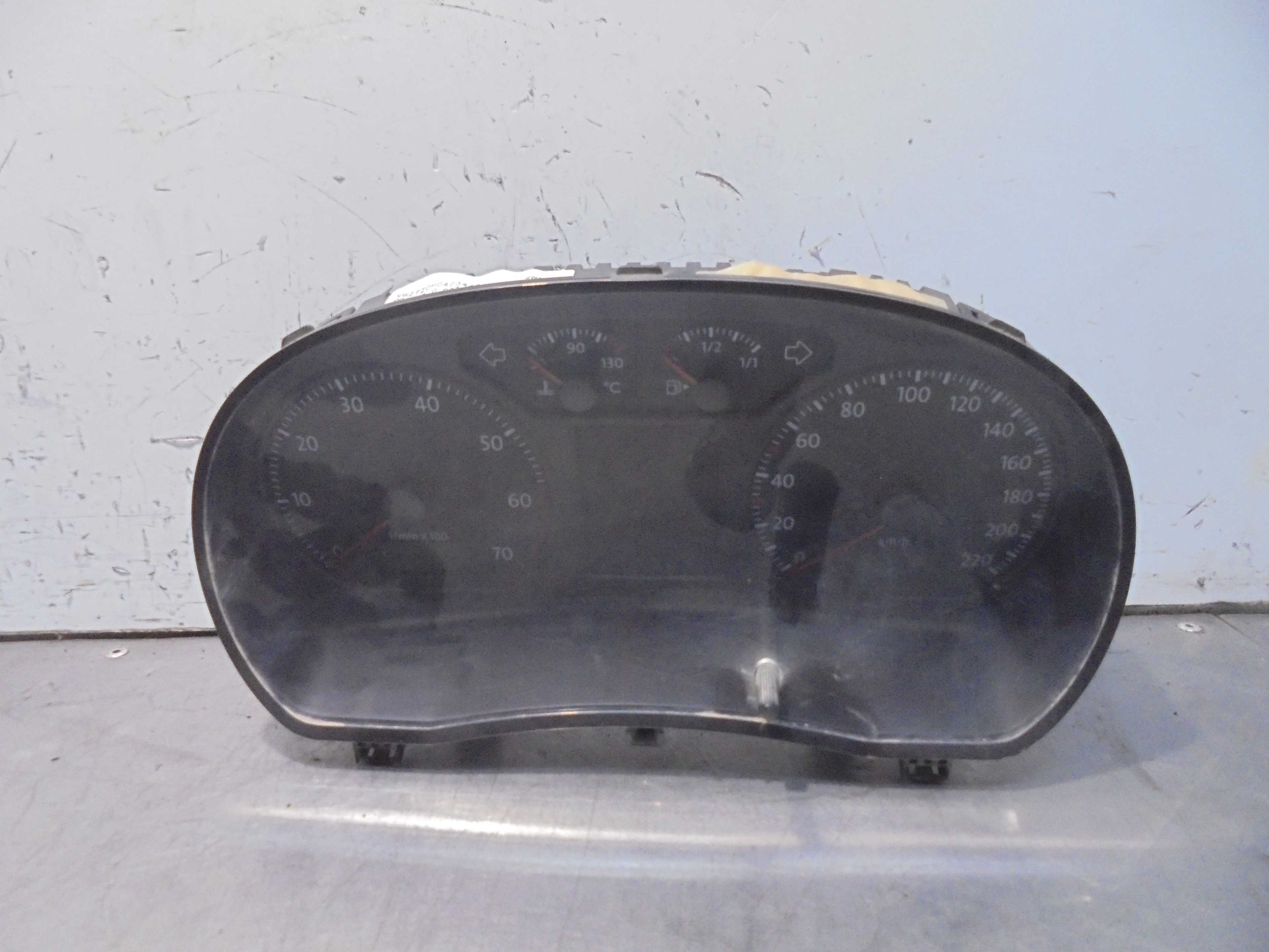 Recambio de reloj cuenta kilometros para volkswagen polo (9n3) 1.4 16v referencia OEM IAM 6Q0920823  