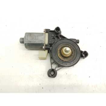 MOTOR ELEVALUNAS DELANTERO DERECHO 5Q0958802 