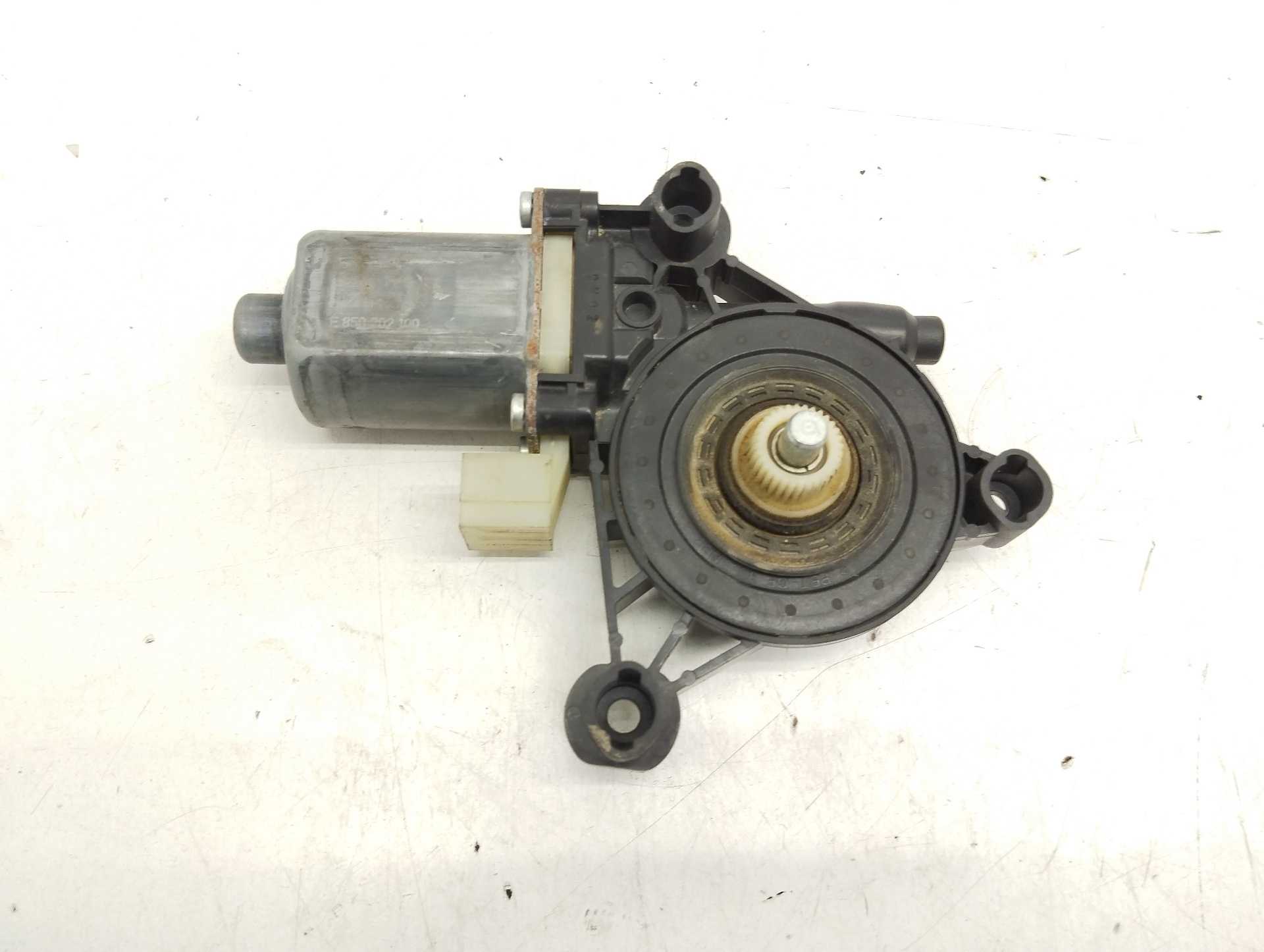 Recambio de motor elevalunas delantero derecho para seat leon (5f1) fr referencia OEM IAM 5Q0958802  