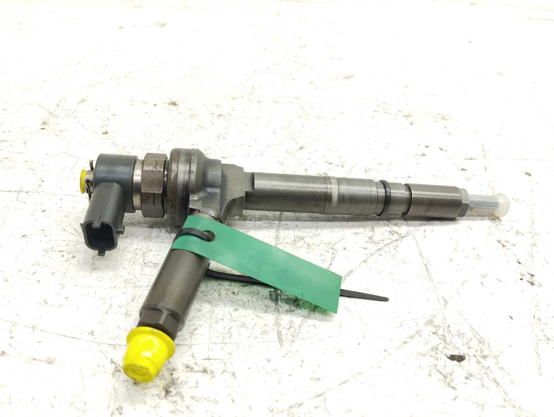 Recambio de inyector para opel astra h berlina cosmo referencia OEM IAM 0445110175  