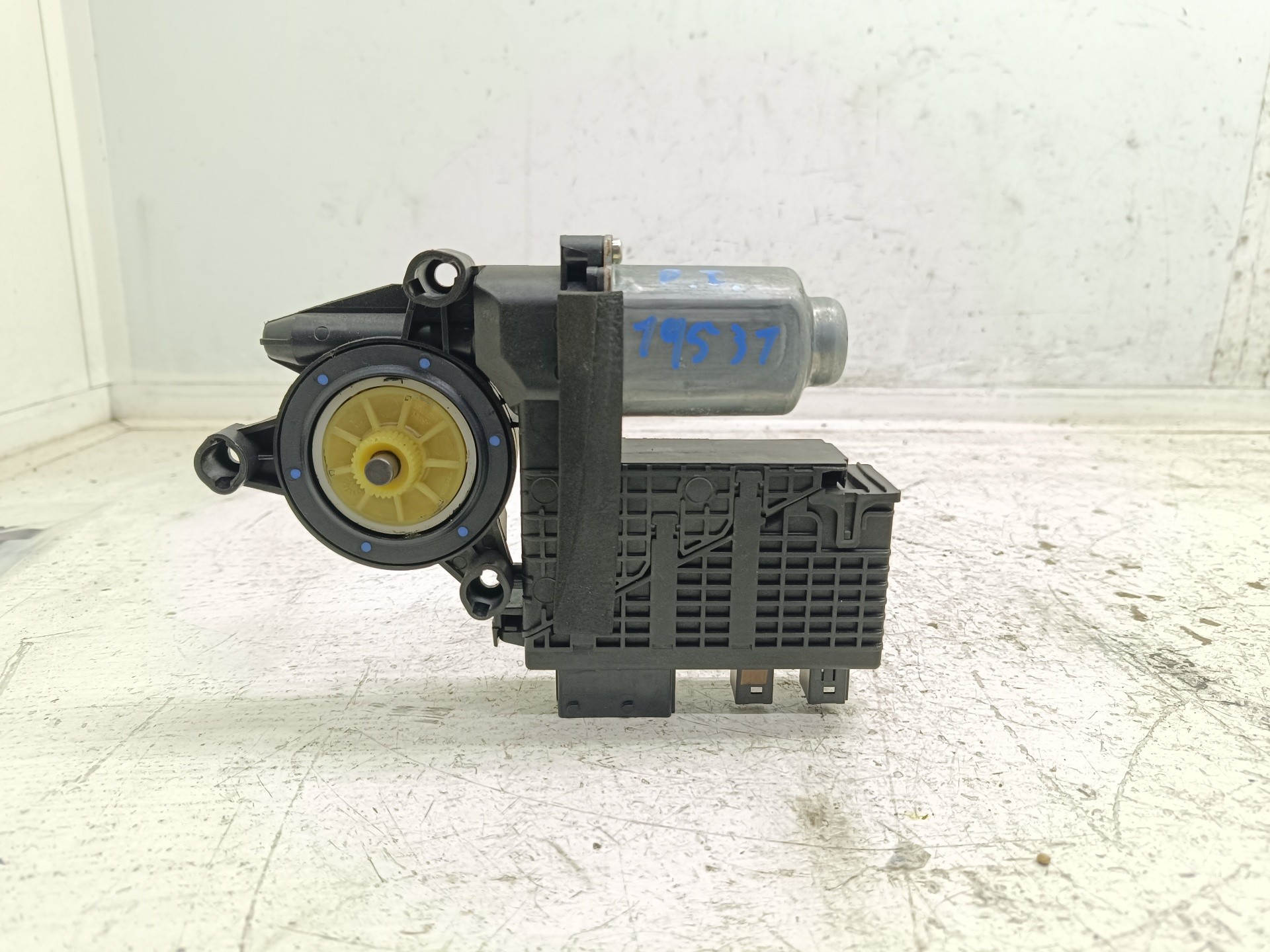Recambio de motor elevalunas delantero izquierdo para citroën c4 picasso referencia OEM IAM 9682495680 400965E 