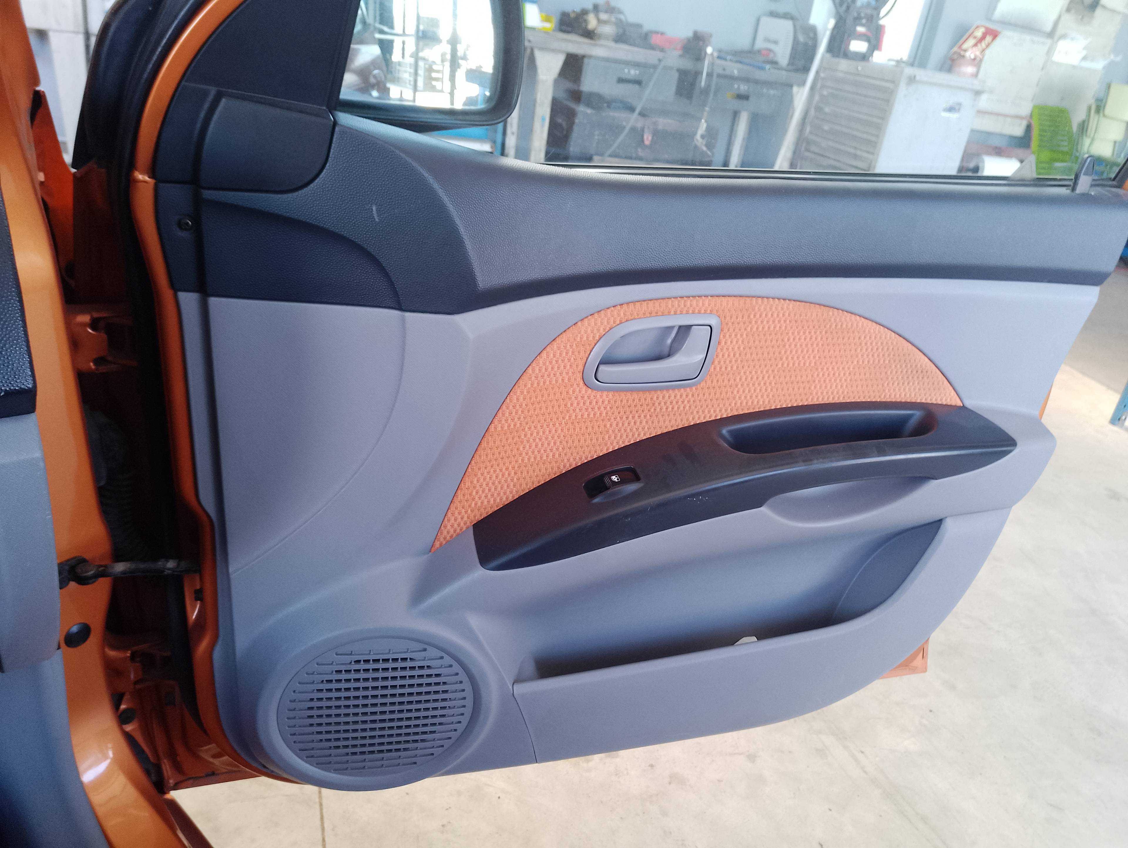 Recambio de guarnecido puerta delantera derecha para kia picanto 1.1 active referencia OEM IAM   