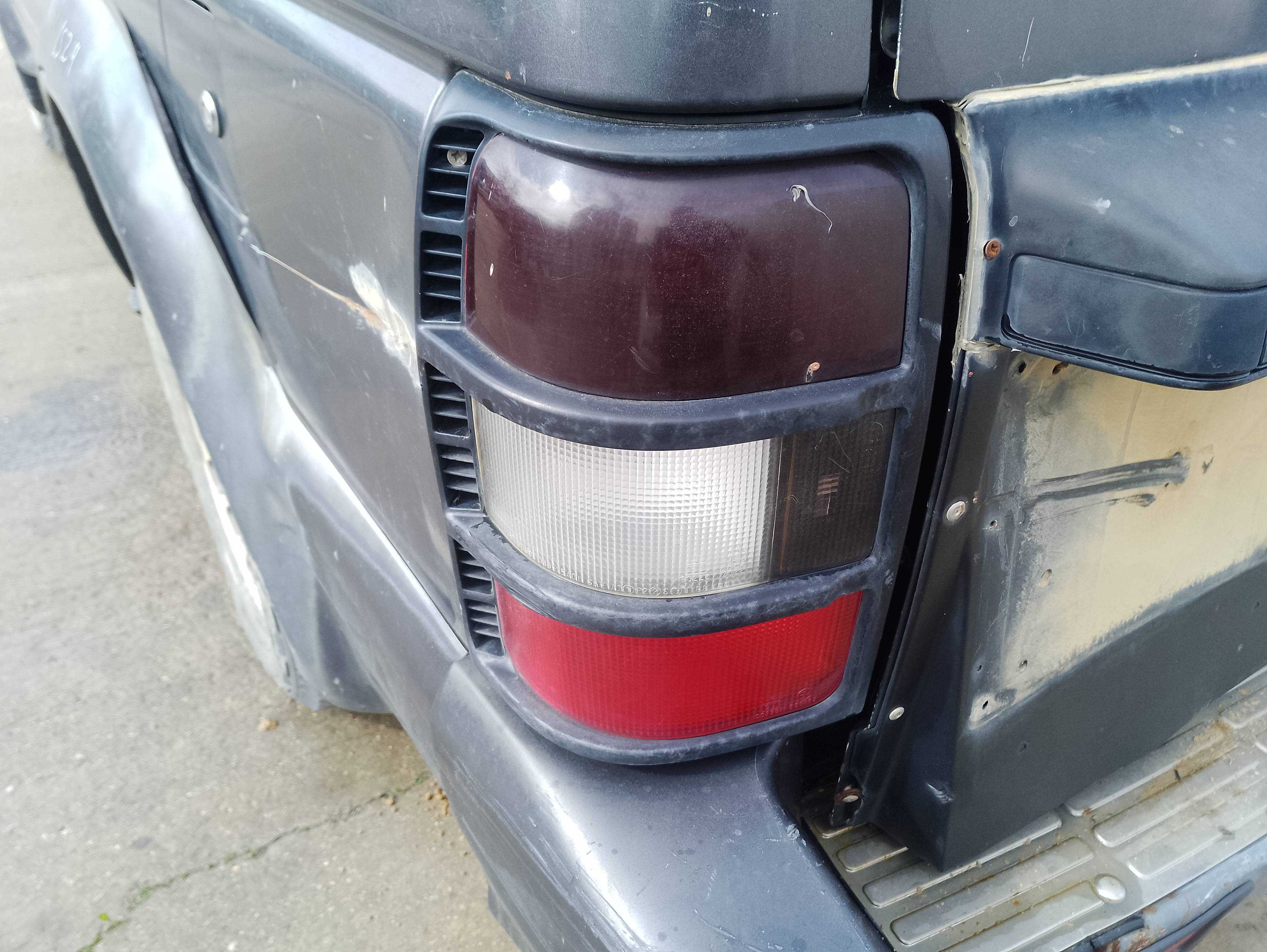 Recambio de piloto trasero izquierdo para mitsubishi pajero 2.5 turbodiesel referencia OEM IAM   