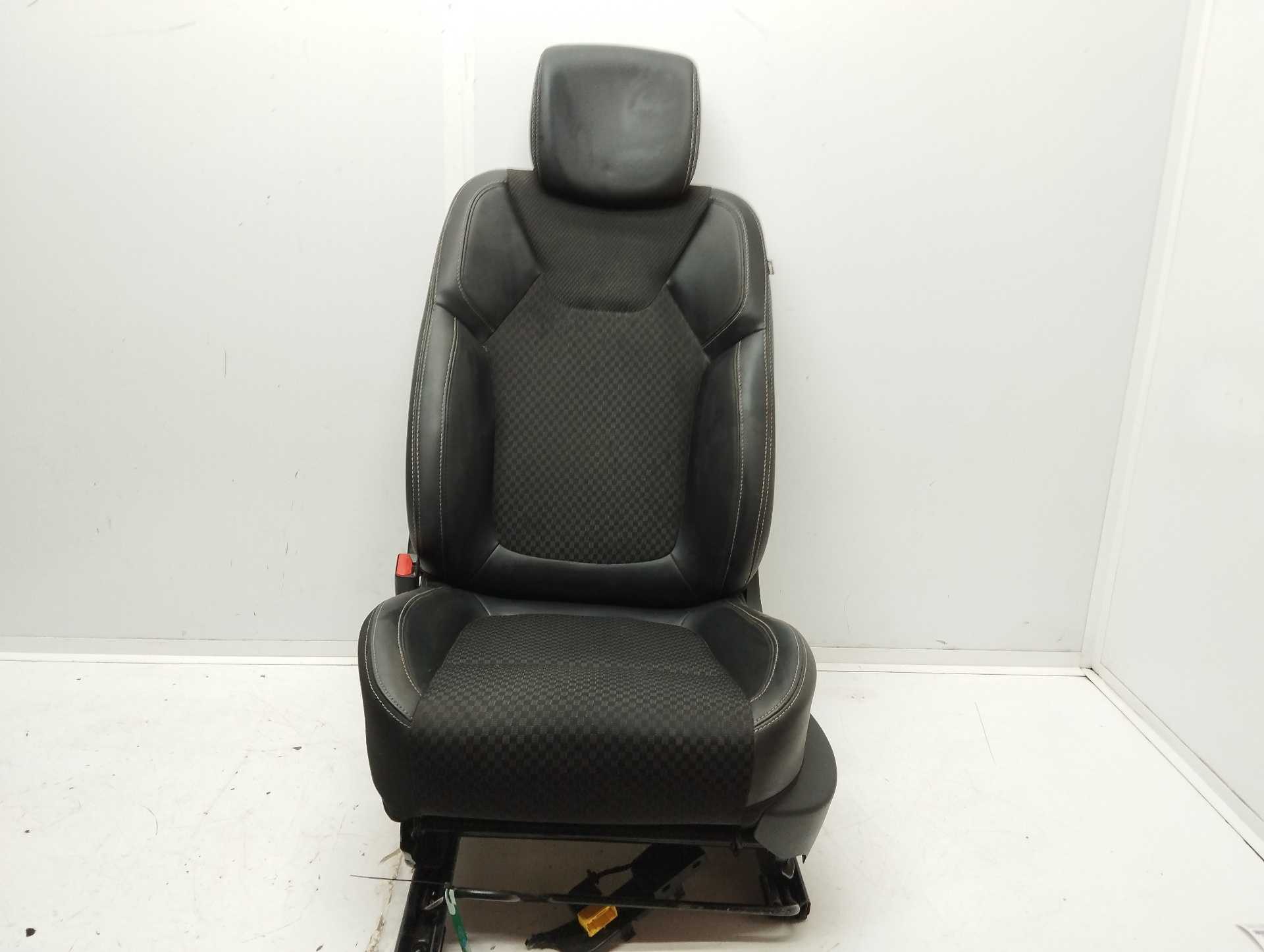 Recambio de asiento delantero izquierdo para renault clio iv zen referencia OEM IAM   