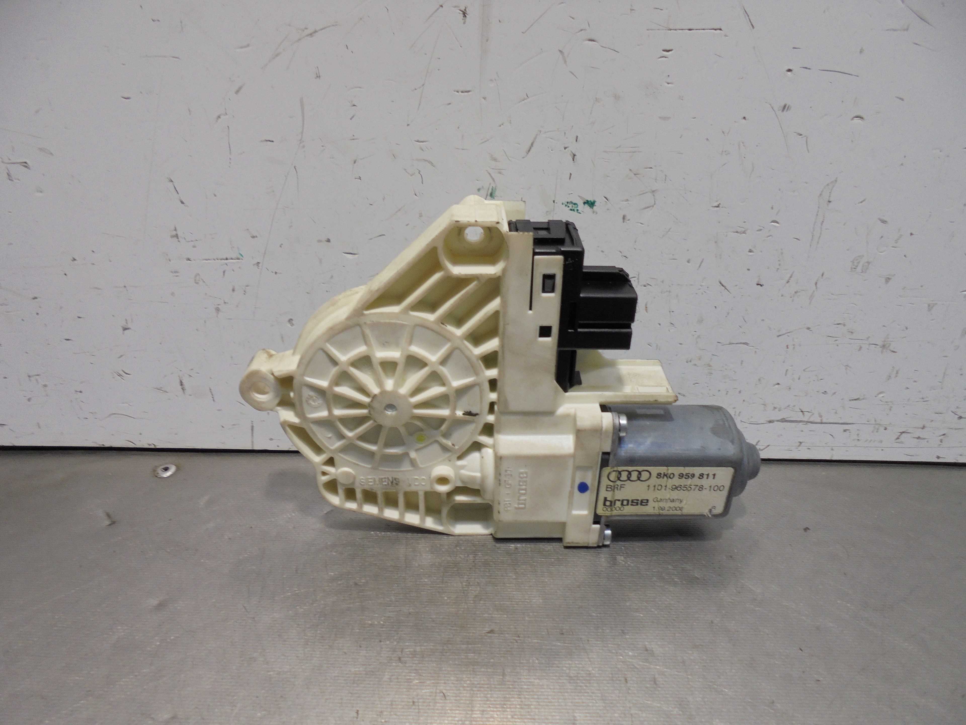 Recambio de motor elevalunas trasero izquierdo para audi a4 avant (8k5) (2008) básico referencia OEM IAM  BROSE 