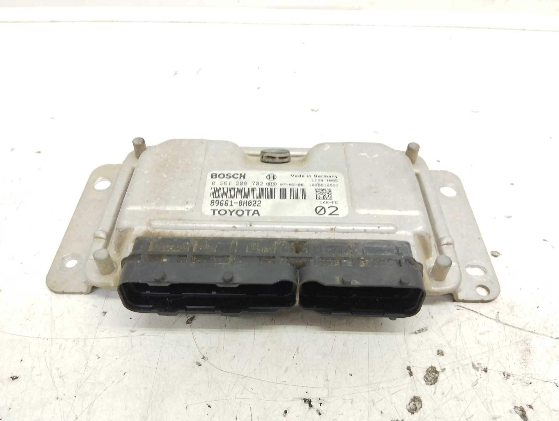 Recambio de centralita motor uce para toyota aygo (kgb/wnb) básico referencia OEM IAM 896610H022 0261208702 BOSCH