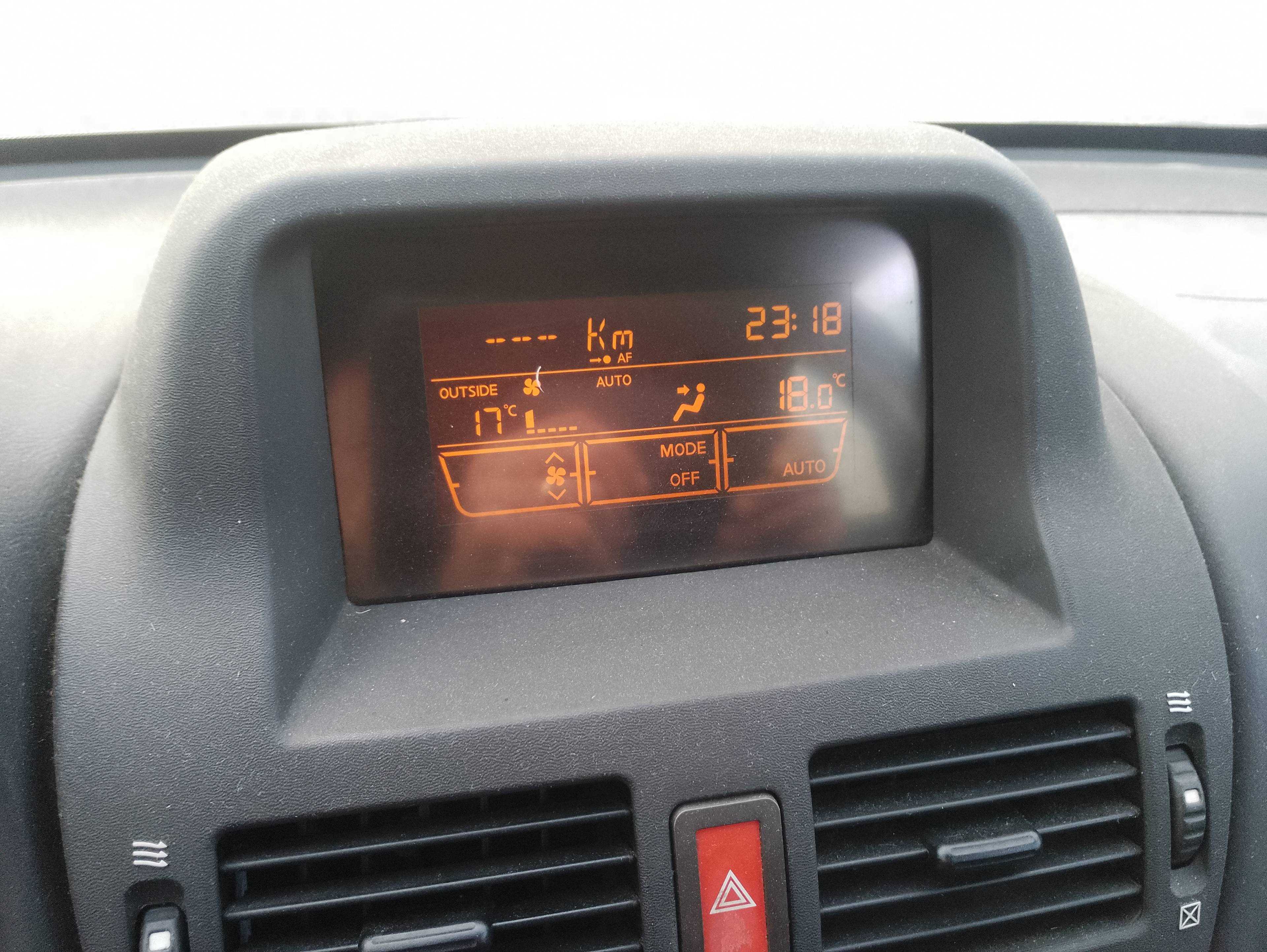 Recambio de pantalla multifuncion para nissan almera (n16/e) acenta referencia OEM IAM   