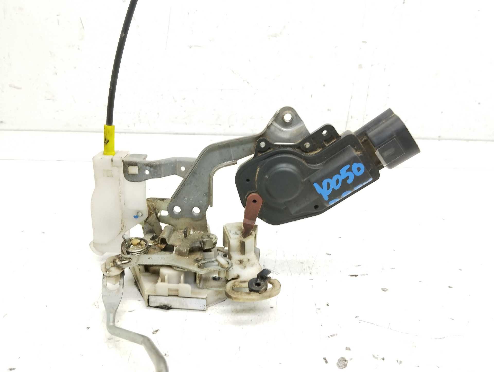 Recambio de cerradura puerta delantera derecha para toyota aygo (kgb/wnb) básico referencia OEM IAM   