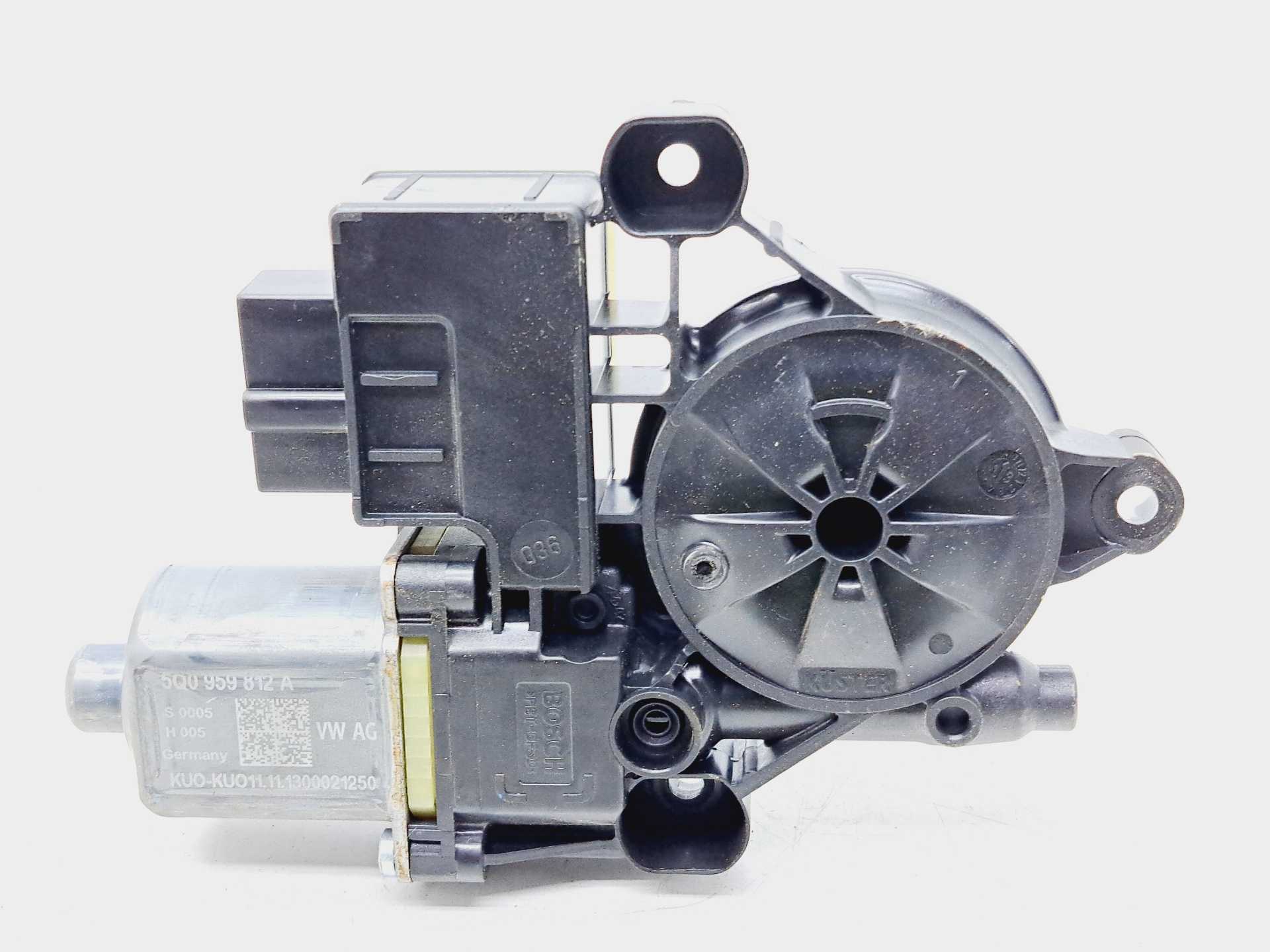 Recambio de motor elevalunas trasero derecho para seat leon (5f1) i-tech referencia OEM IAM 5Q0959812A 0130822724 BOSCH