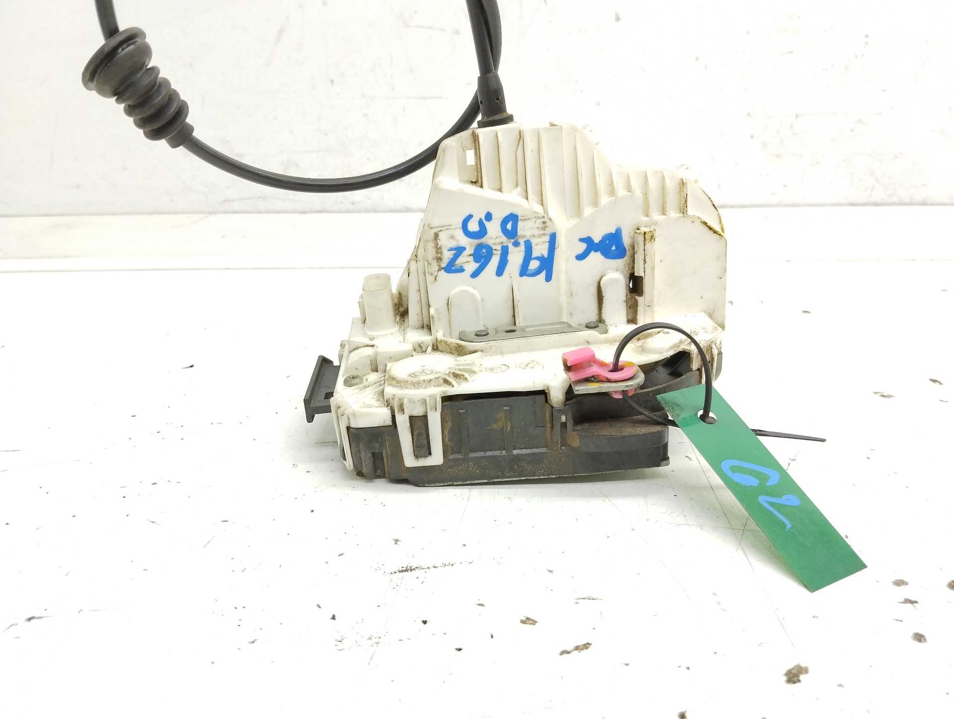 Recambio de cerradura puerta delantera derecha para dodge journey se referencia OEM IAM P04589694AA  