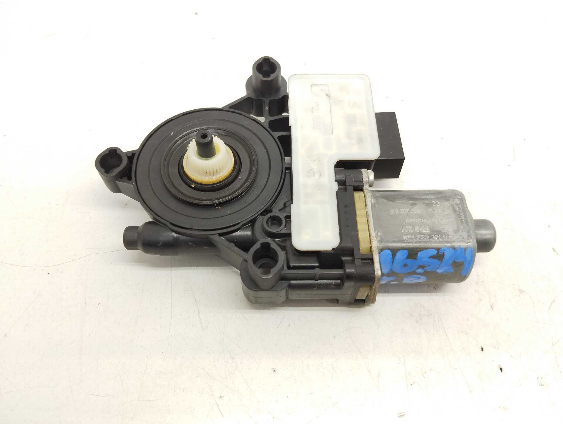 Recambio de motor elevalunas trasero derecho para seat leon (5f1) fr referencia OEM IAM 0130822724  