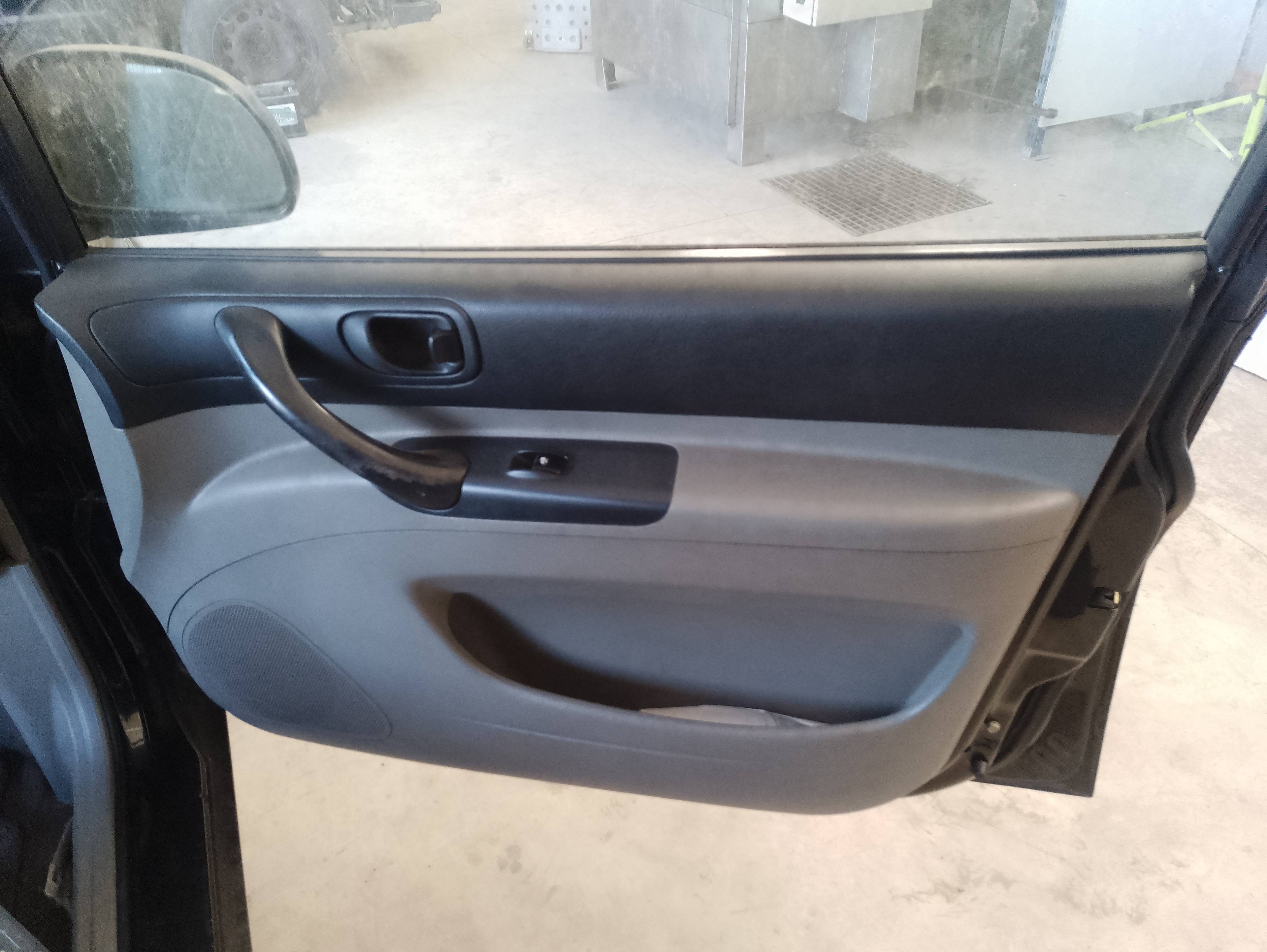 Recambio de guarnecido puerta delantera derecha para chevrolet tacuma se referencia OEM IAM   