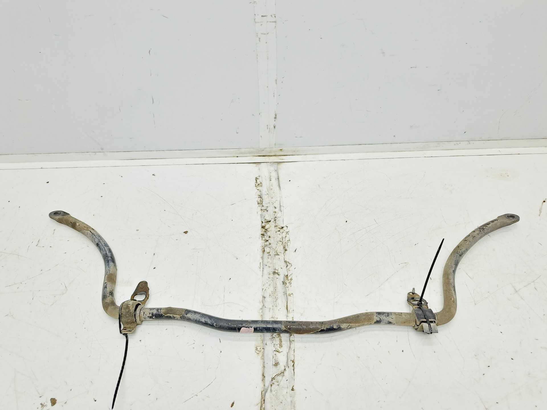 Recambio de barra estabilizadora delantera para dacia logan ii ambiance referencia OEM IAM  546115934R 