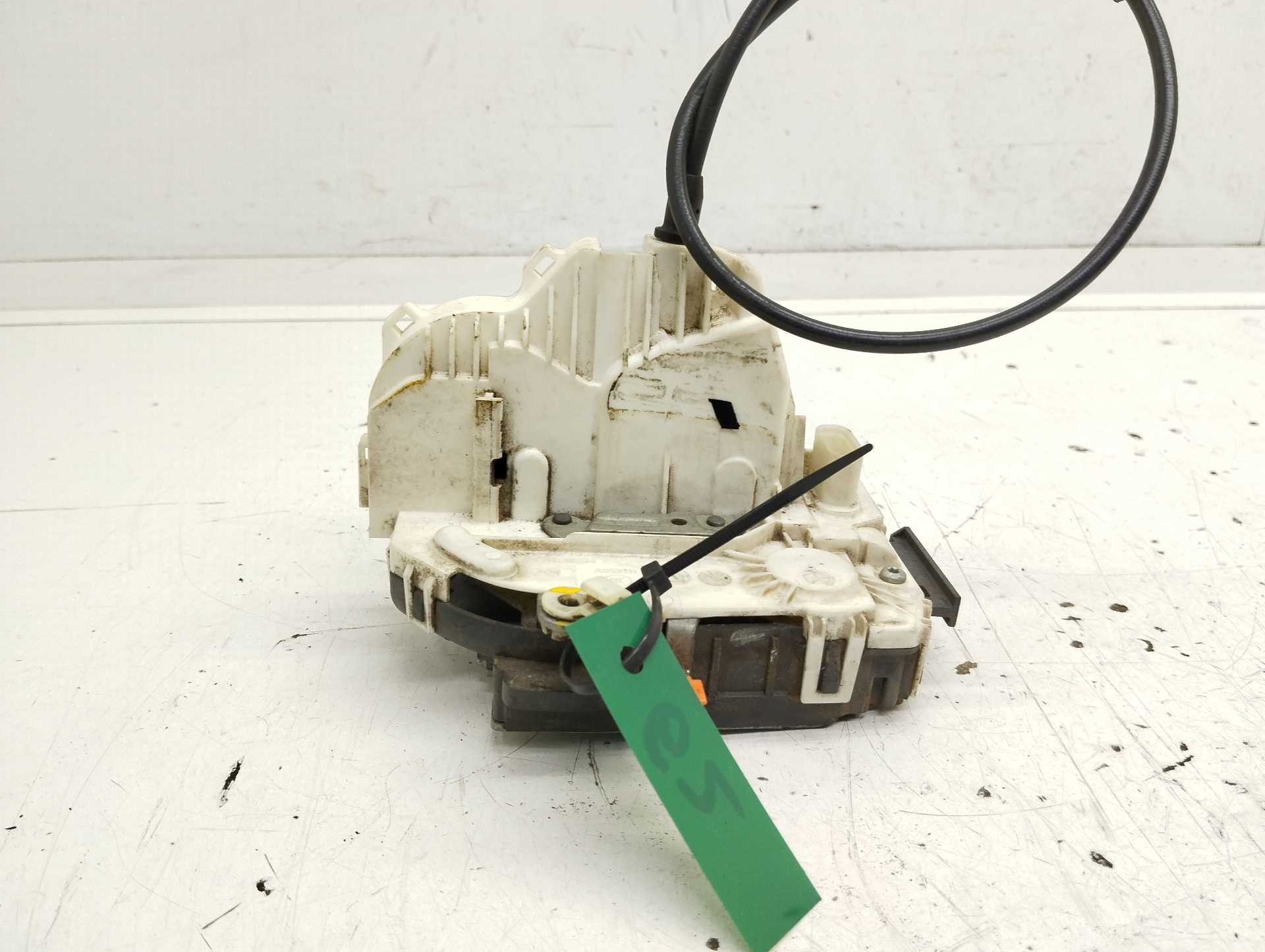 Recambio de cerradura puerta delantera izquierda para dodge journey se referencia OEM IAM P04589693AA  