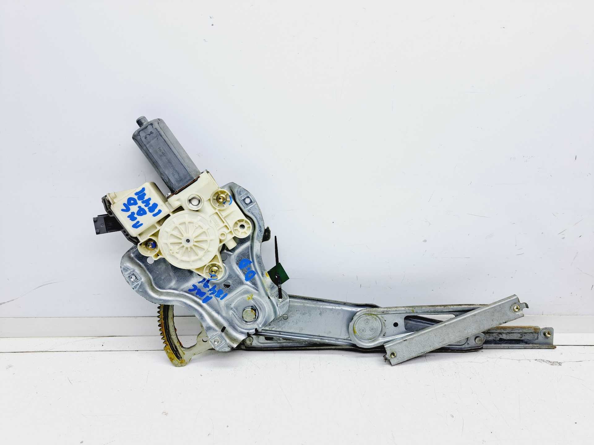 Recambio de elevalunas delantero derecho para toyota avensis berlina (t25) 1.8 16v cat referencia OEM IAM 6981005050  