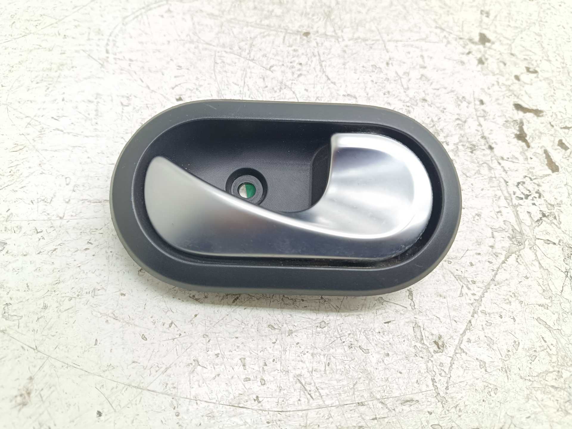 Recambio de maneta interior delantera derecha para dacia lodgy 15th anniversary referencia OEM IAM 8200733847  