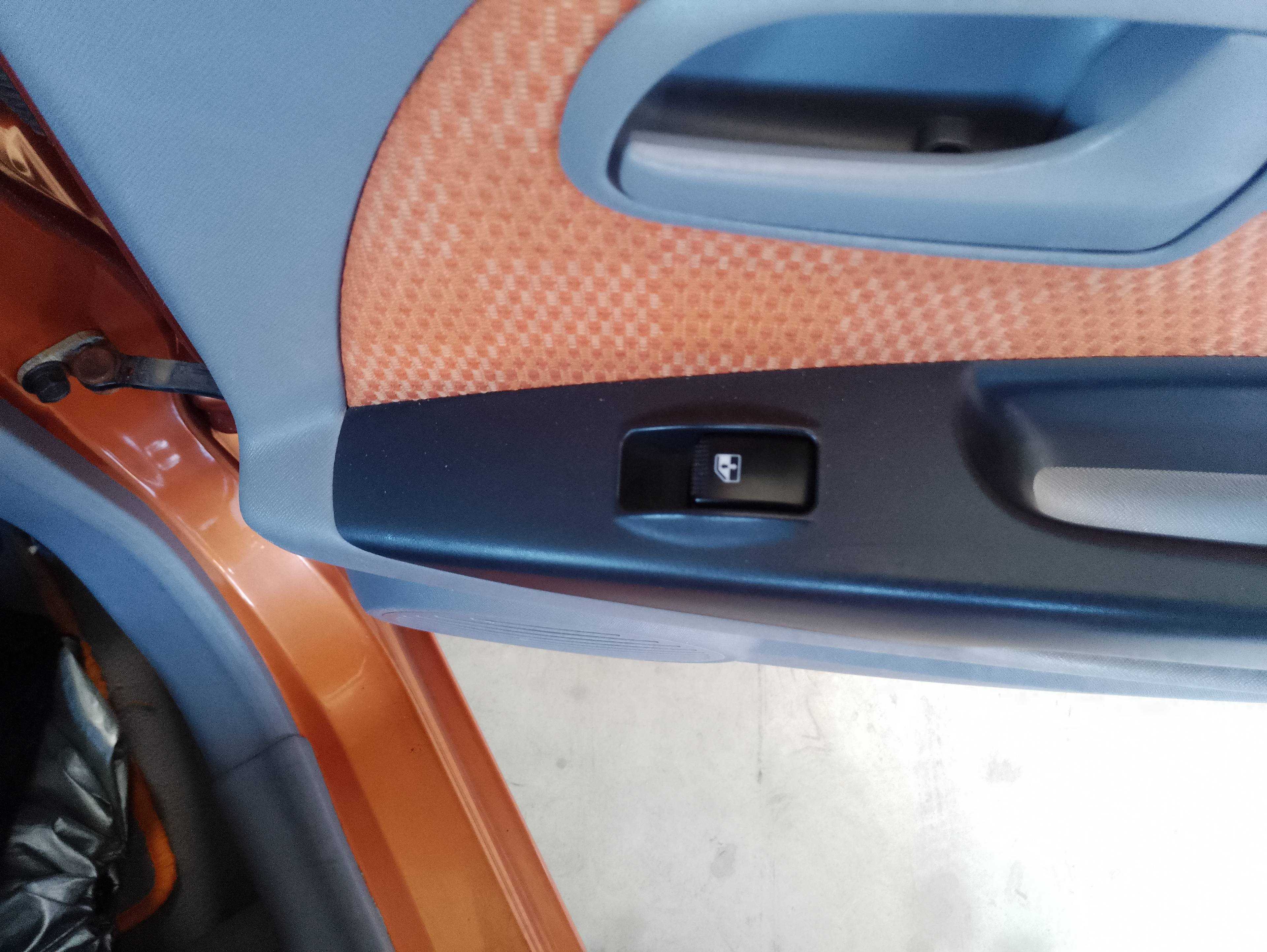 Recambio de mando elevalunas trasero derecho para kia picanto 1.1 active referencia OEM IAM   