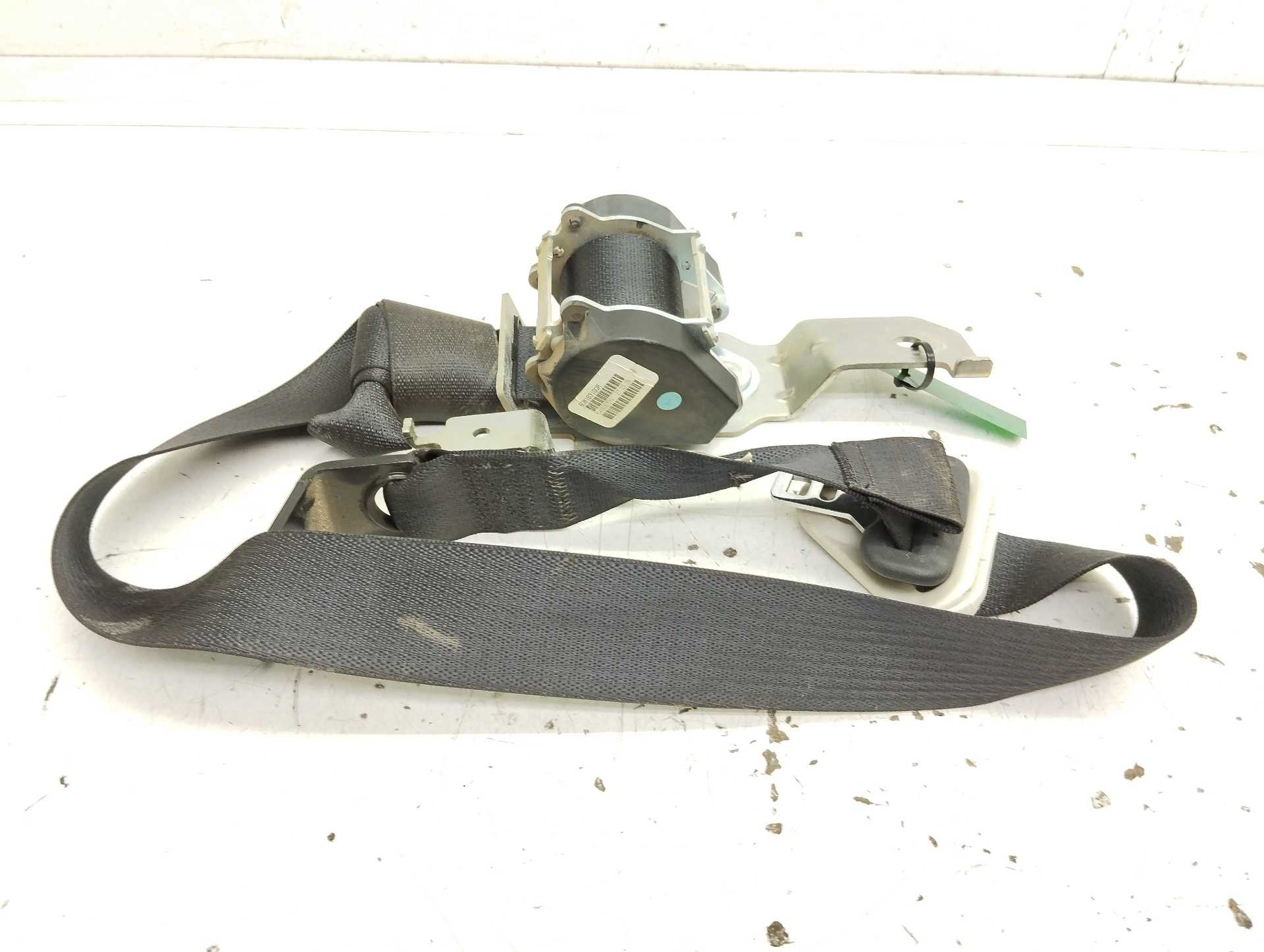 Recambio de cinturon seguridad 3ª fila derecho para dodge journey se referencia OEM IAM 608163100A  