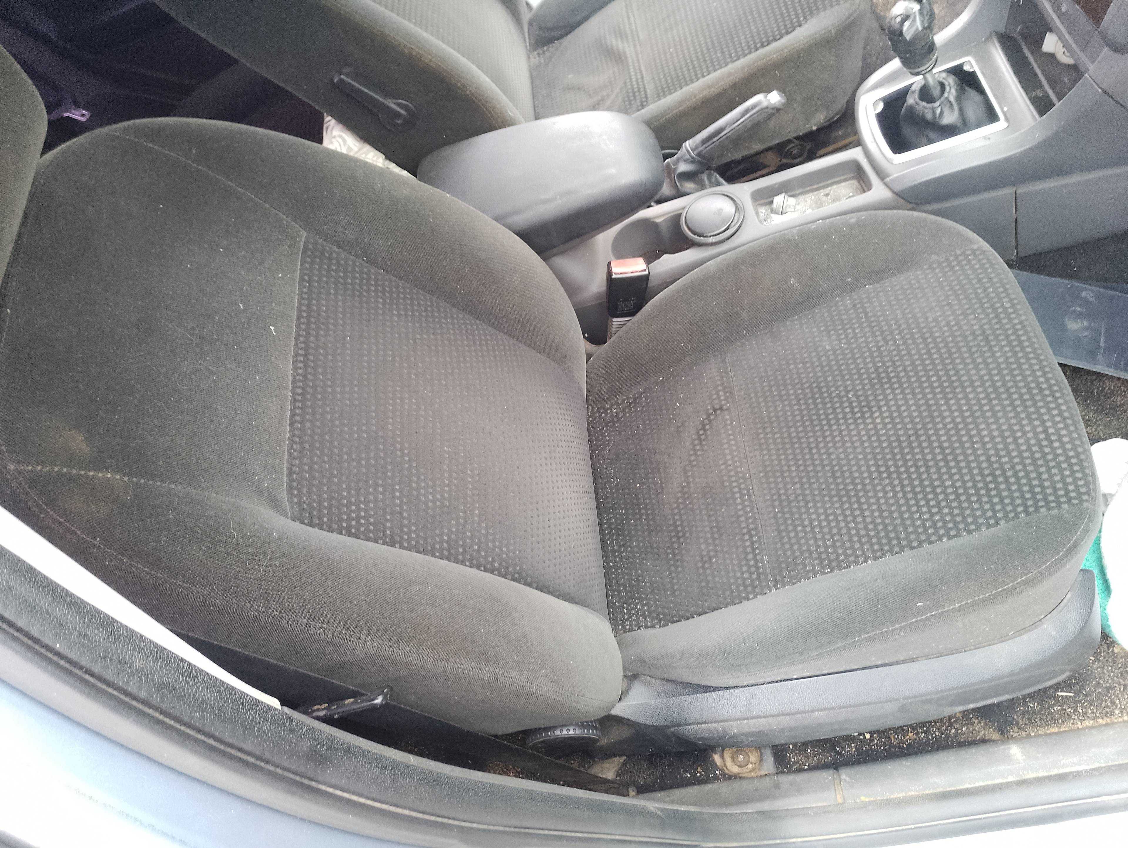 Recambio de asiento delantero derecho para ford focus berlina (cap) ambiente (d) referencia OEM IAM   