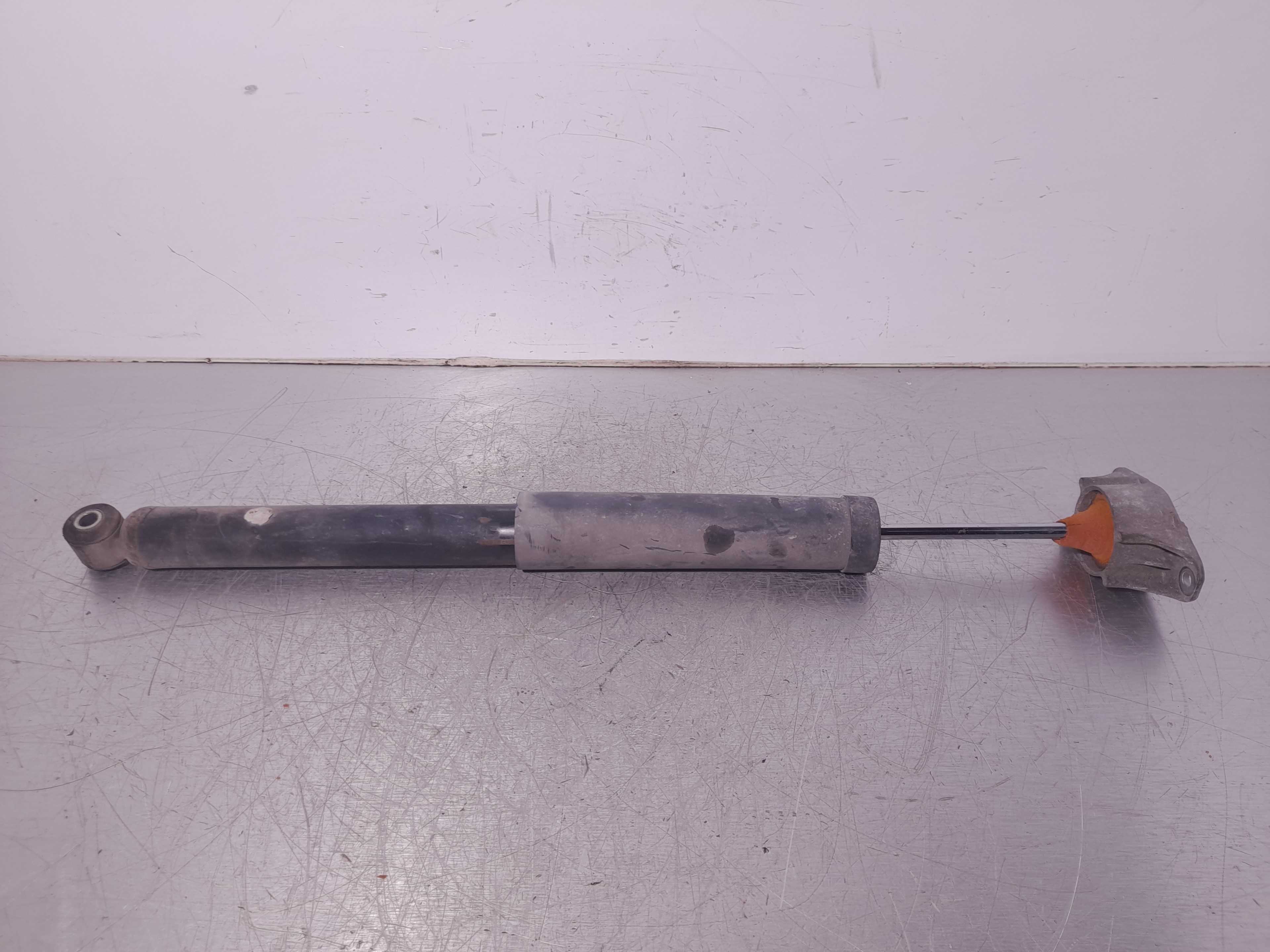 Recambio de amortiguador trasero izquierdo para ford focus berlina (cap) ambiente (d) referencia OEM IAM  1468800 