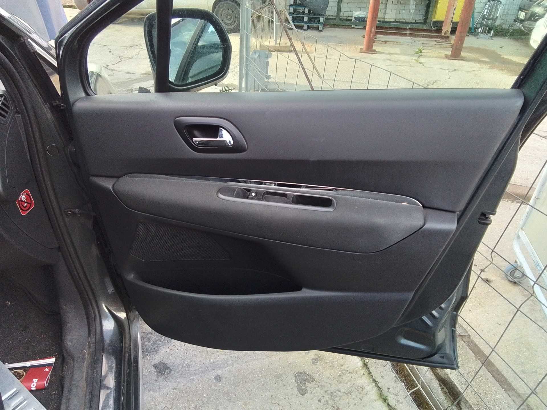 Recambio de guarnecido puerta delantera derecha para peugeot 3008 1.6 hdi fap referencia OEM IAM   