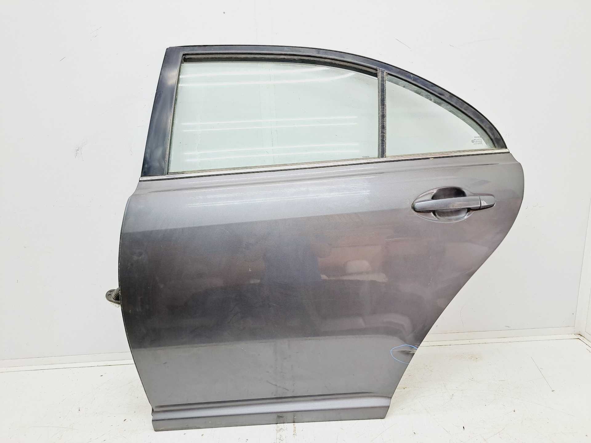 Recambio de puerta trasera izquierda para toyota avensis berlina (t25) 1.8 16v cat referencia OEM IAM   