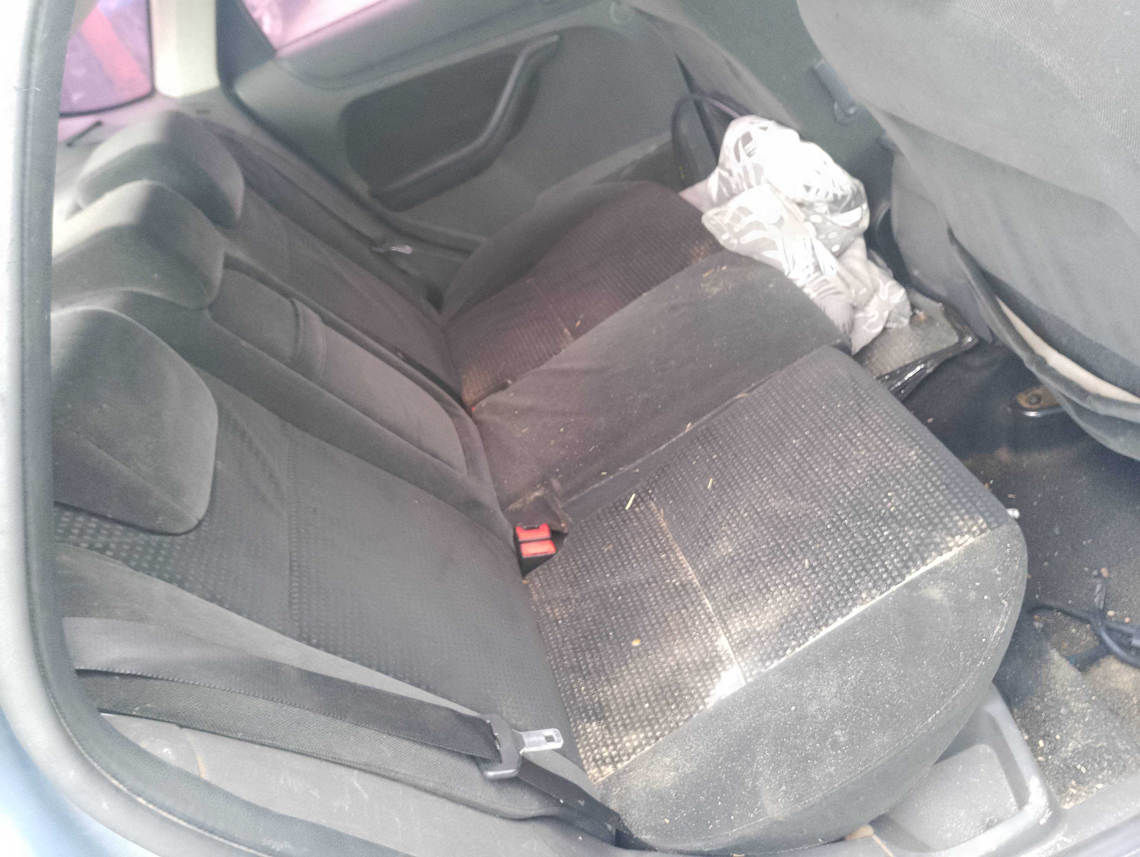 Recambio de asientos traseros para ford focus berlina (cap) ambiente (d) referencia OEM IAM   