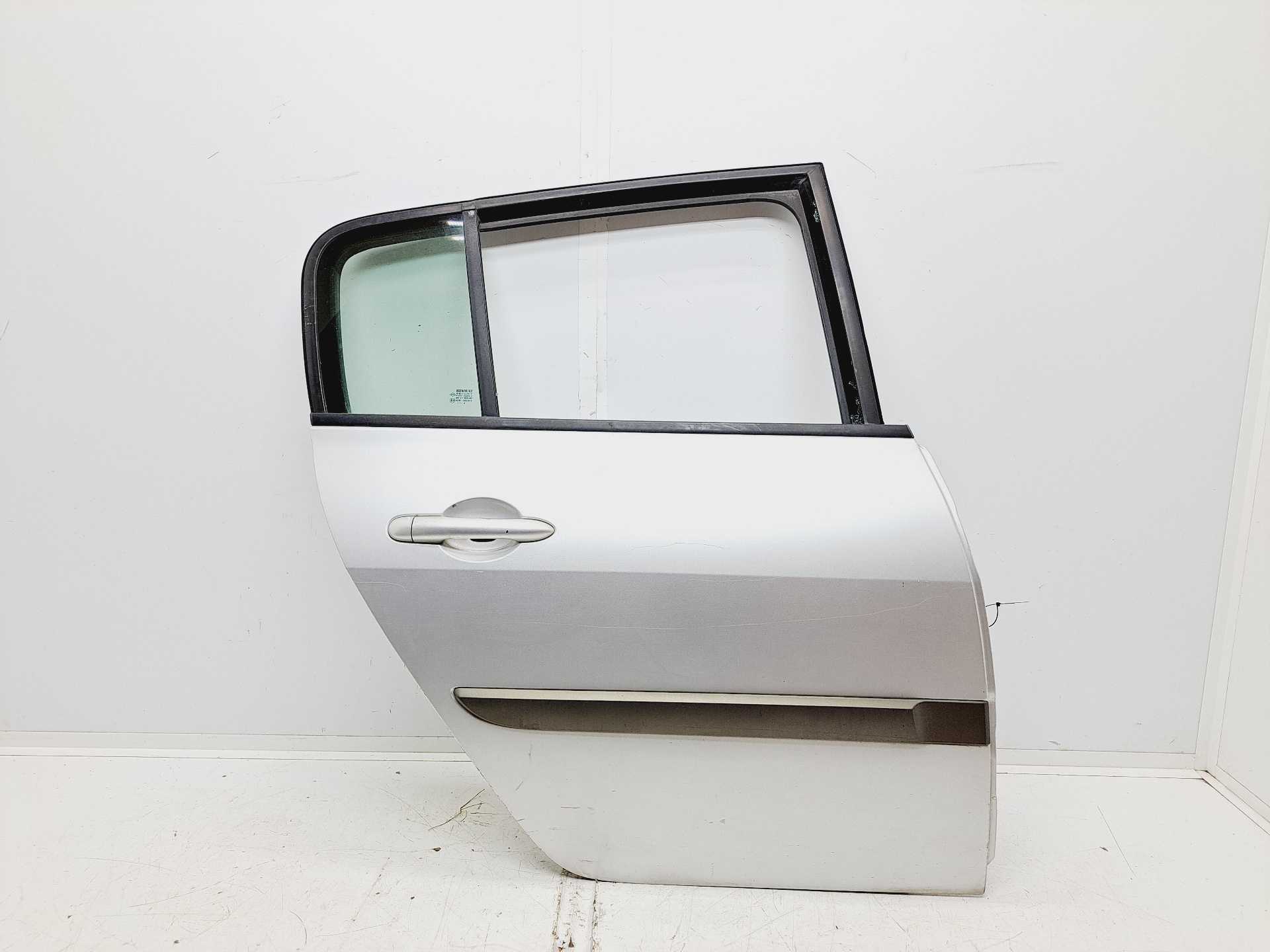 Recambio de puerta trasera derecha para renault megane ii berlina 5p authentique referencia OEM IAM   