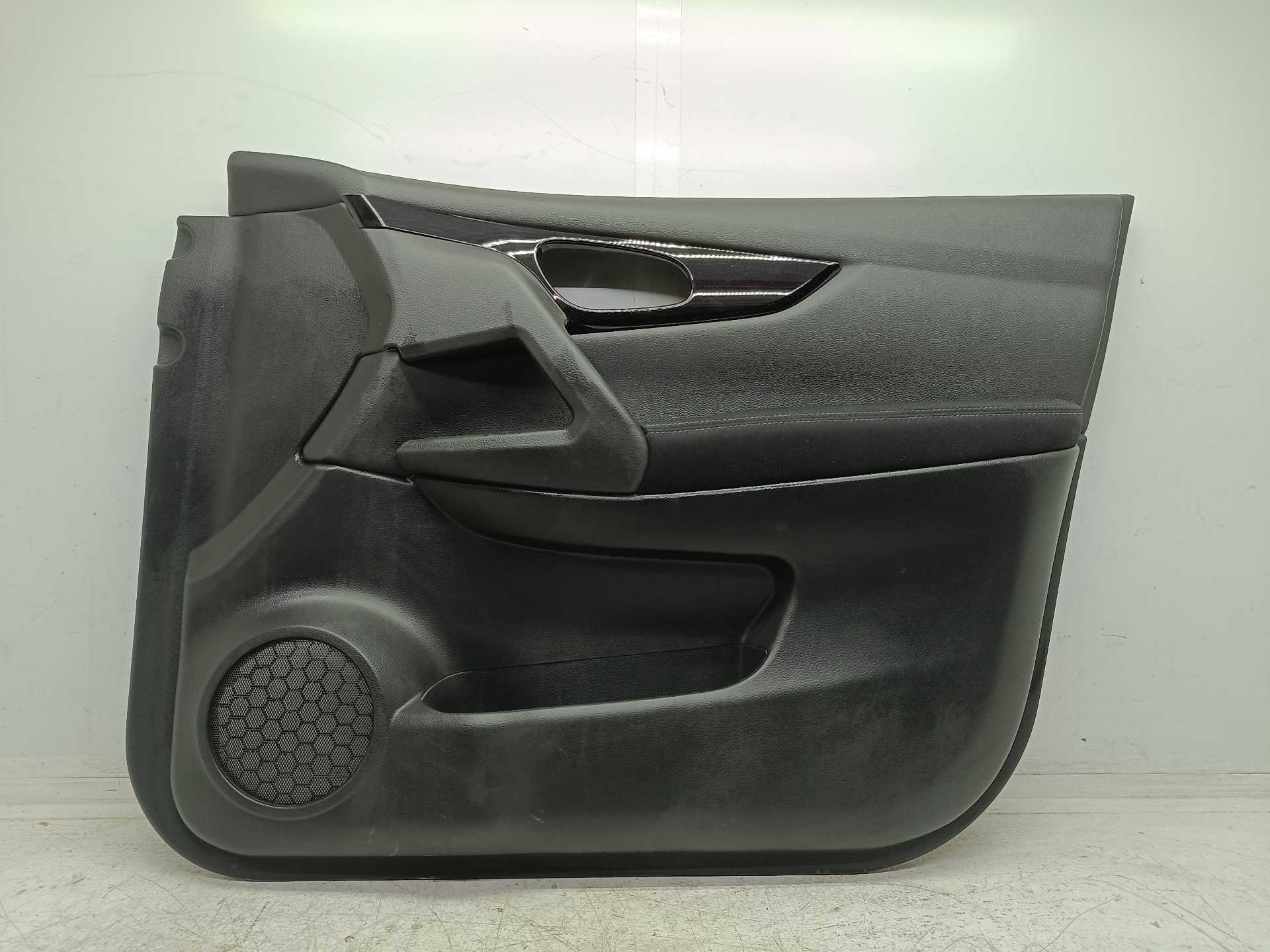 Recambio de guarnecido puerta delantera derecha para nissan qashqai (j11) n-style referencia OEM IAM 809104EA1A  