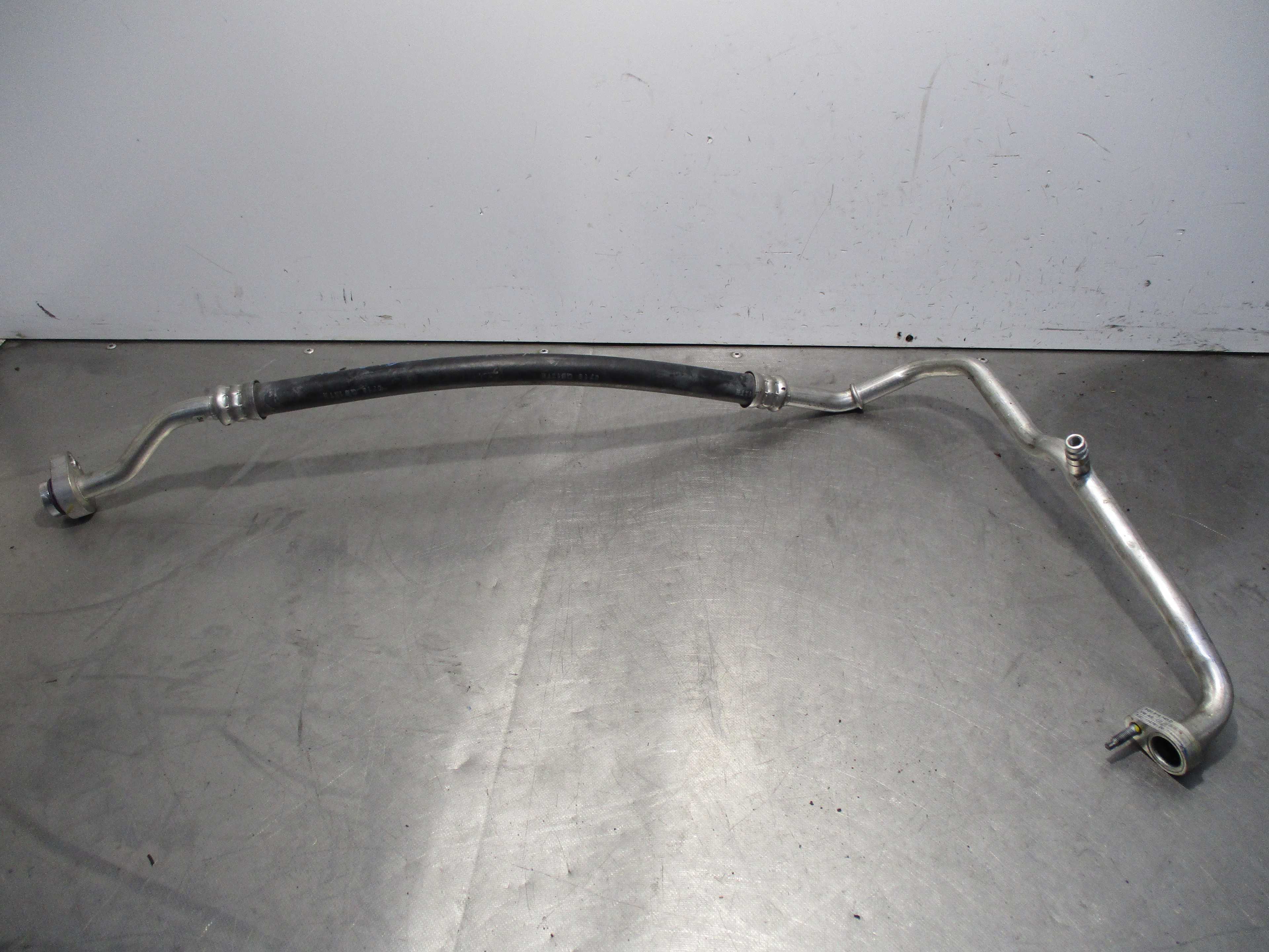 Recambio de tubos aire acondicionado para audi a3 sedán (8vm) 30 tdi básico referencia OEM IAM 5Q0816743D  