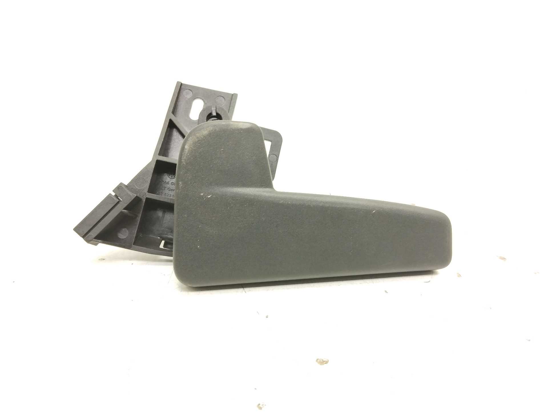 Recambio de tirador capot delantero para volkswagen polo 1.0 tsi referencia OEM IAM 517823633B  