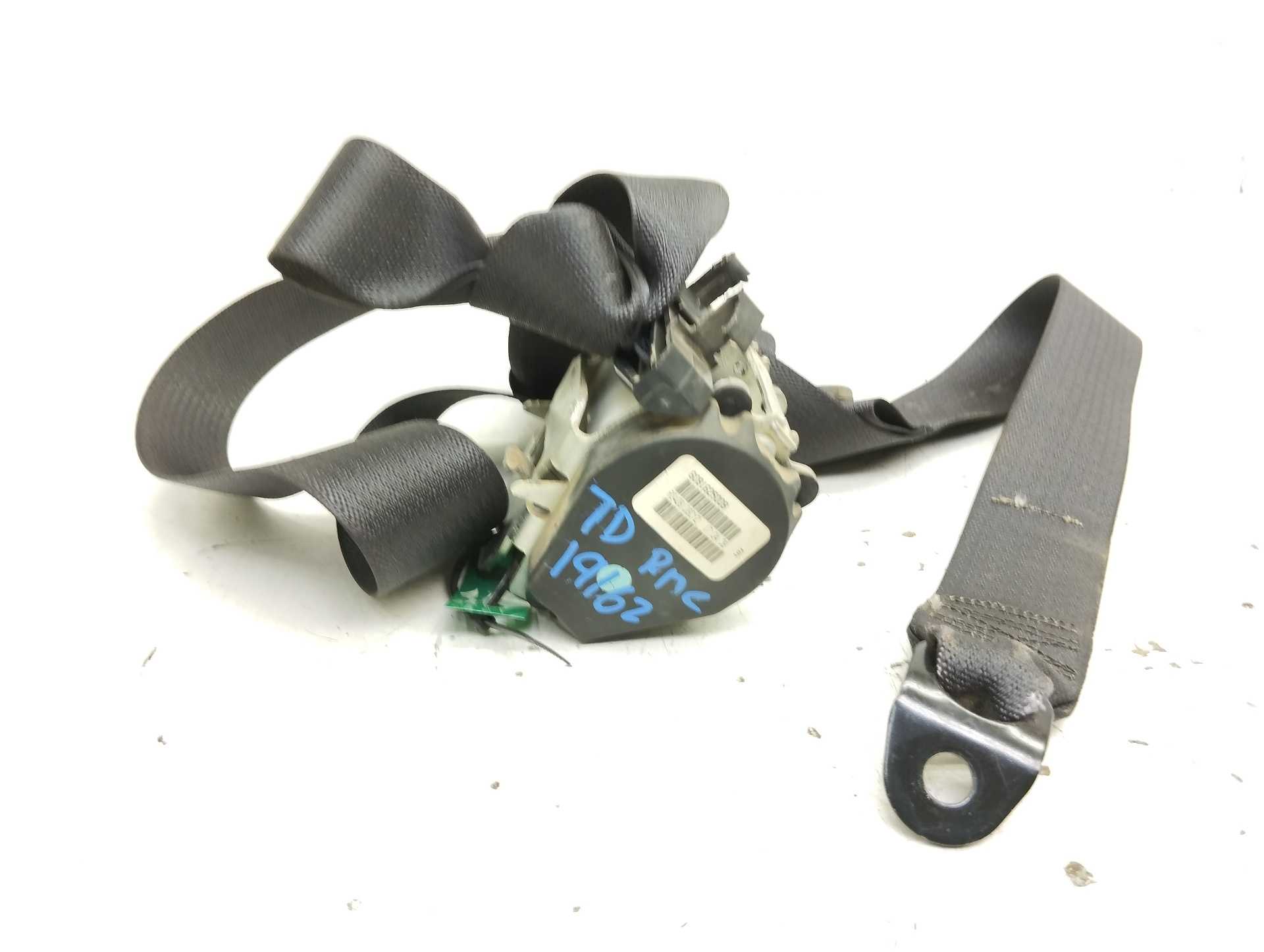 Recambio de cinturon seguridad trasero derecho para dodge journey se referencia OEM IAM 608162500B  