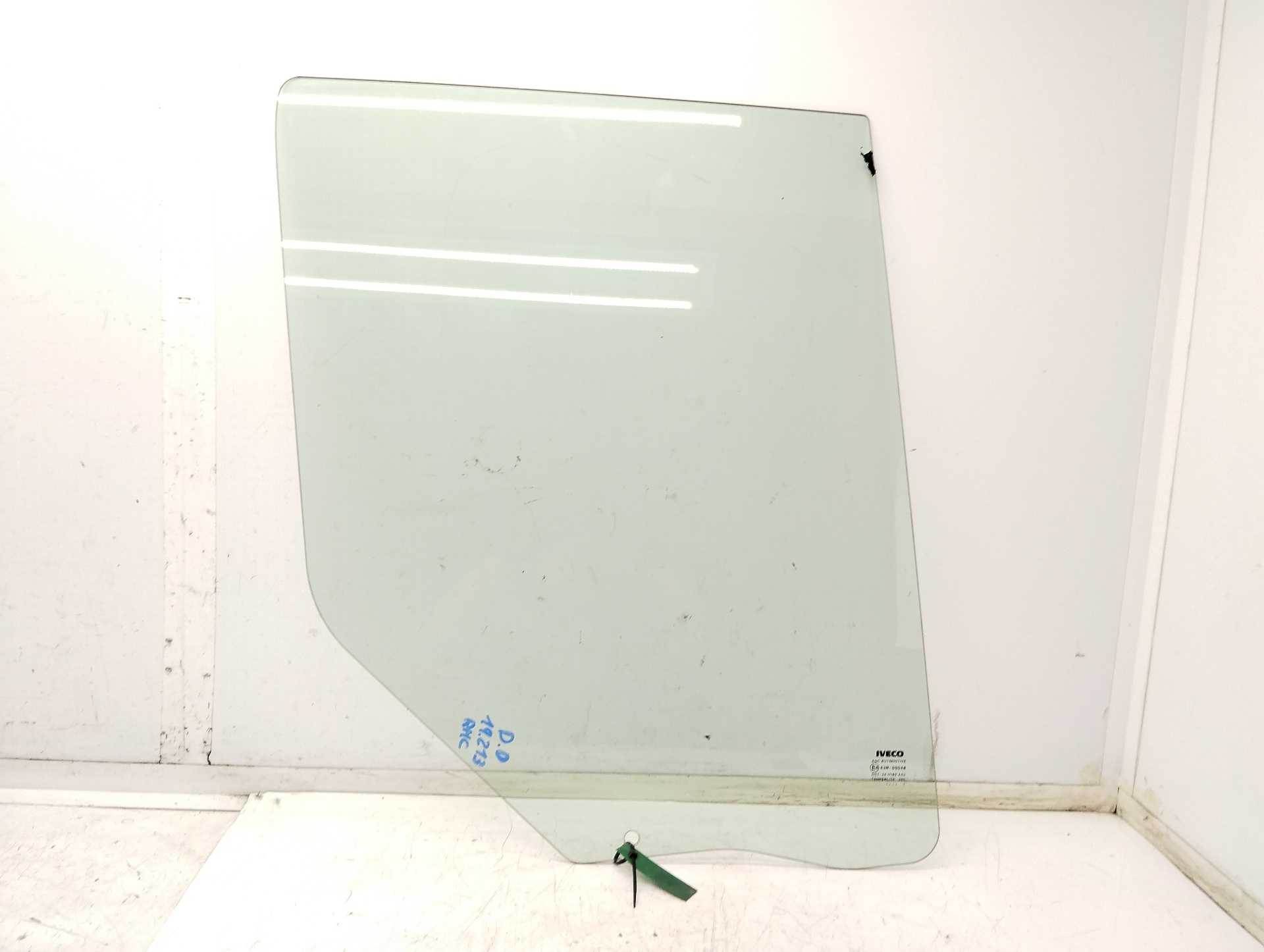Recambio de luna delantera derecha para iveco 35s12 referencia OEM IAM DOT24M189AS2 5801537832 