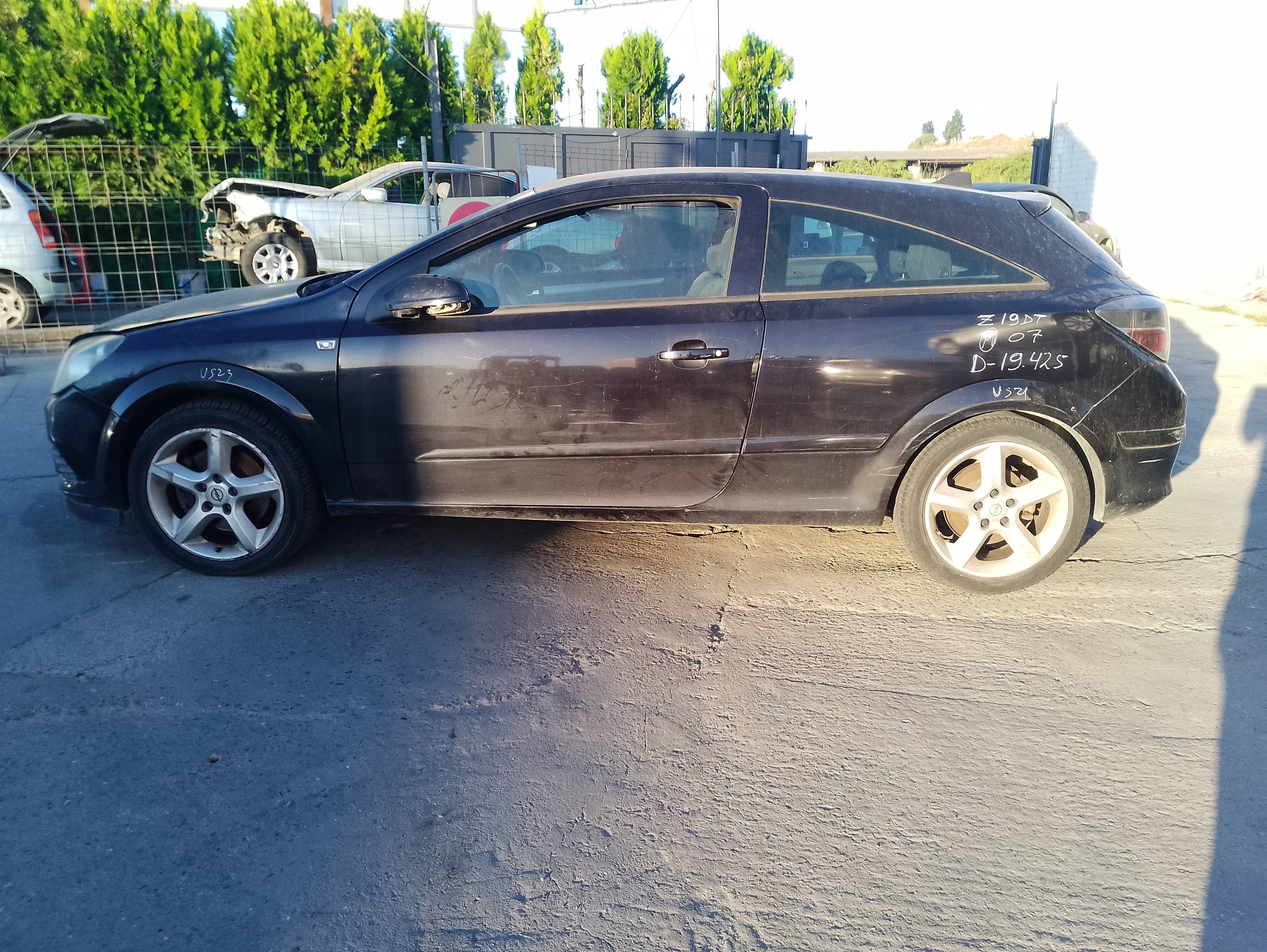 opel astra gtc del año 2007