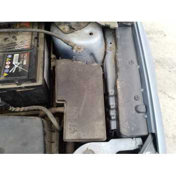 CAJA RELES / FUSIBLES 