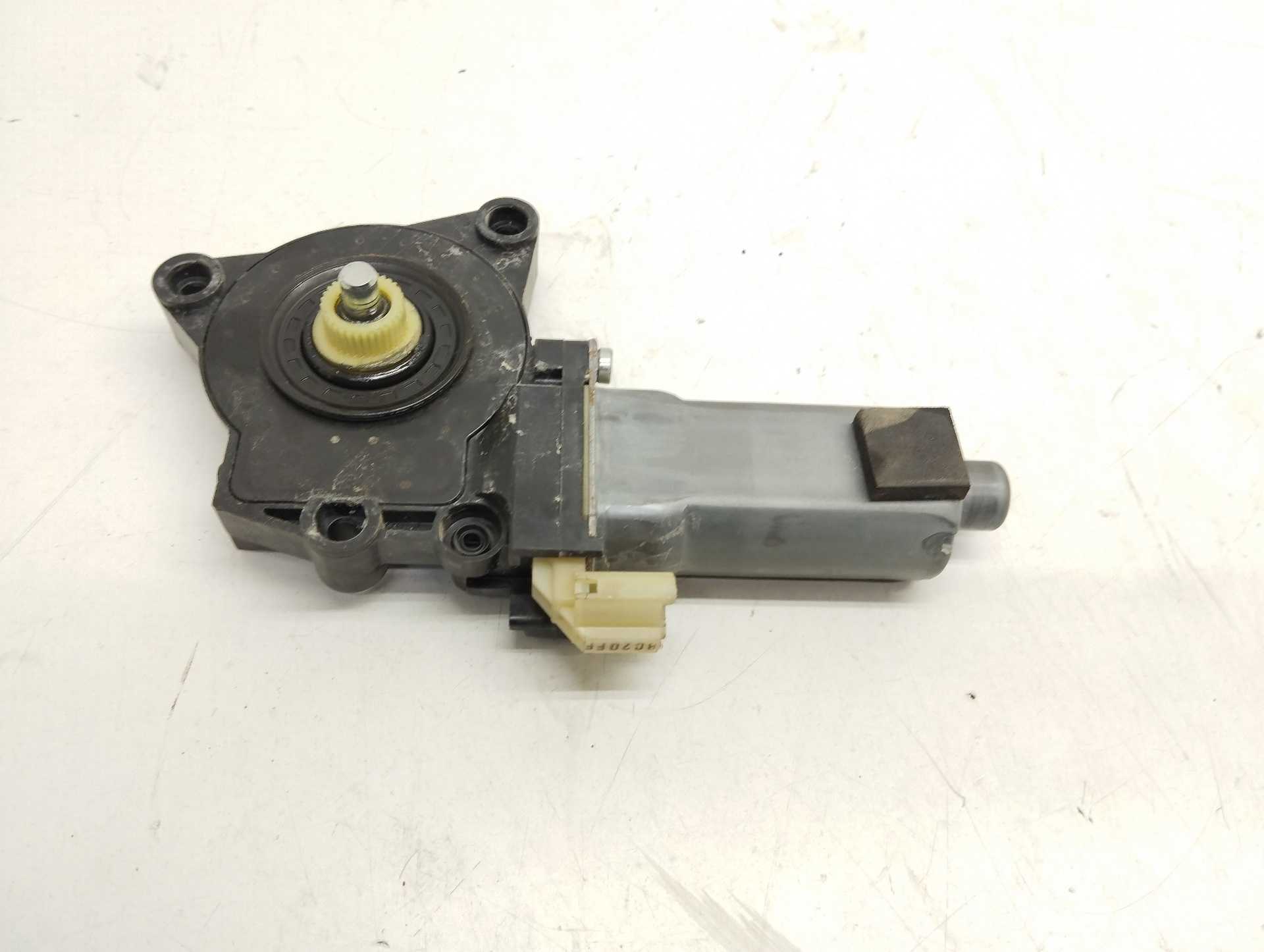 Recambio de motor elevalunas delantero derecho para hyundai i30 1.6 crdi cat referencia OEM IAM F00S1A3295  