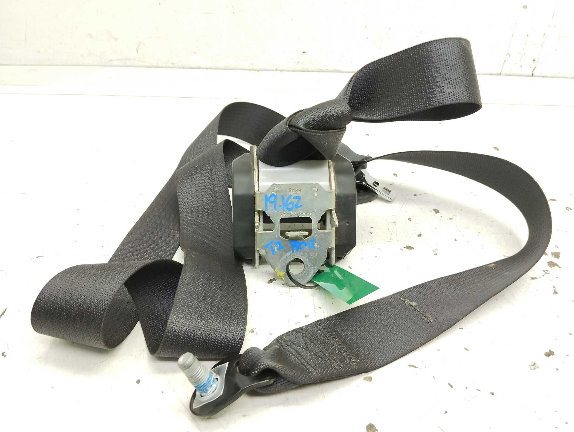 Recambio de cinturon seguridad trasero izquierdo para dodge journey se referencia OEM IAM 608162700B  