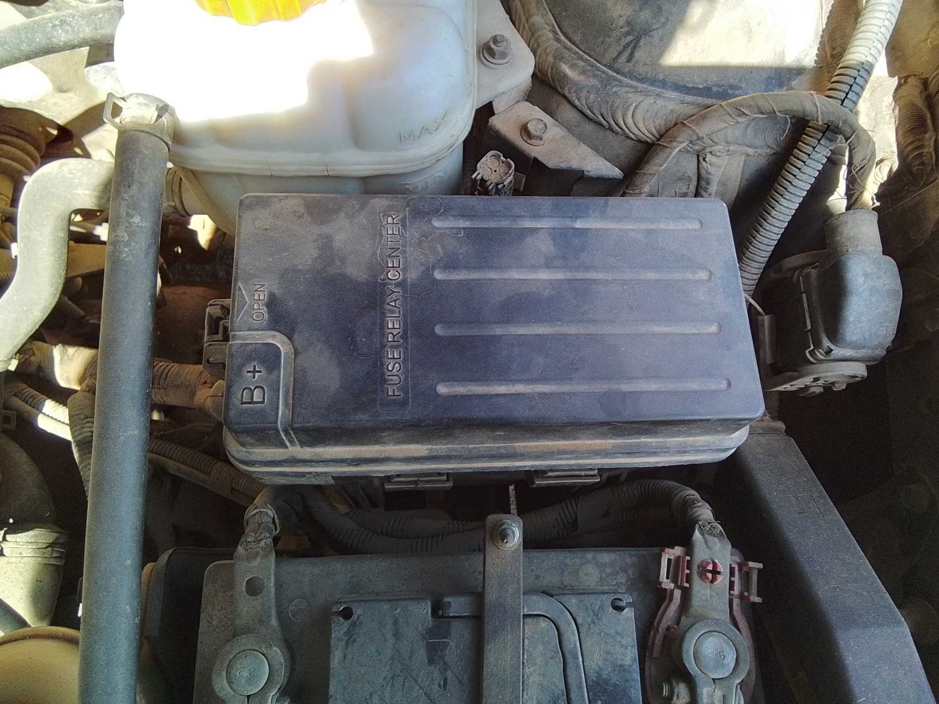 Recambio de caja reles / fusibles para chevrolet lacetti 1.6 cat referencia OEM IAM   