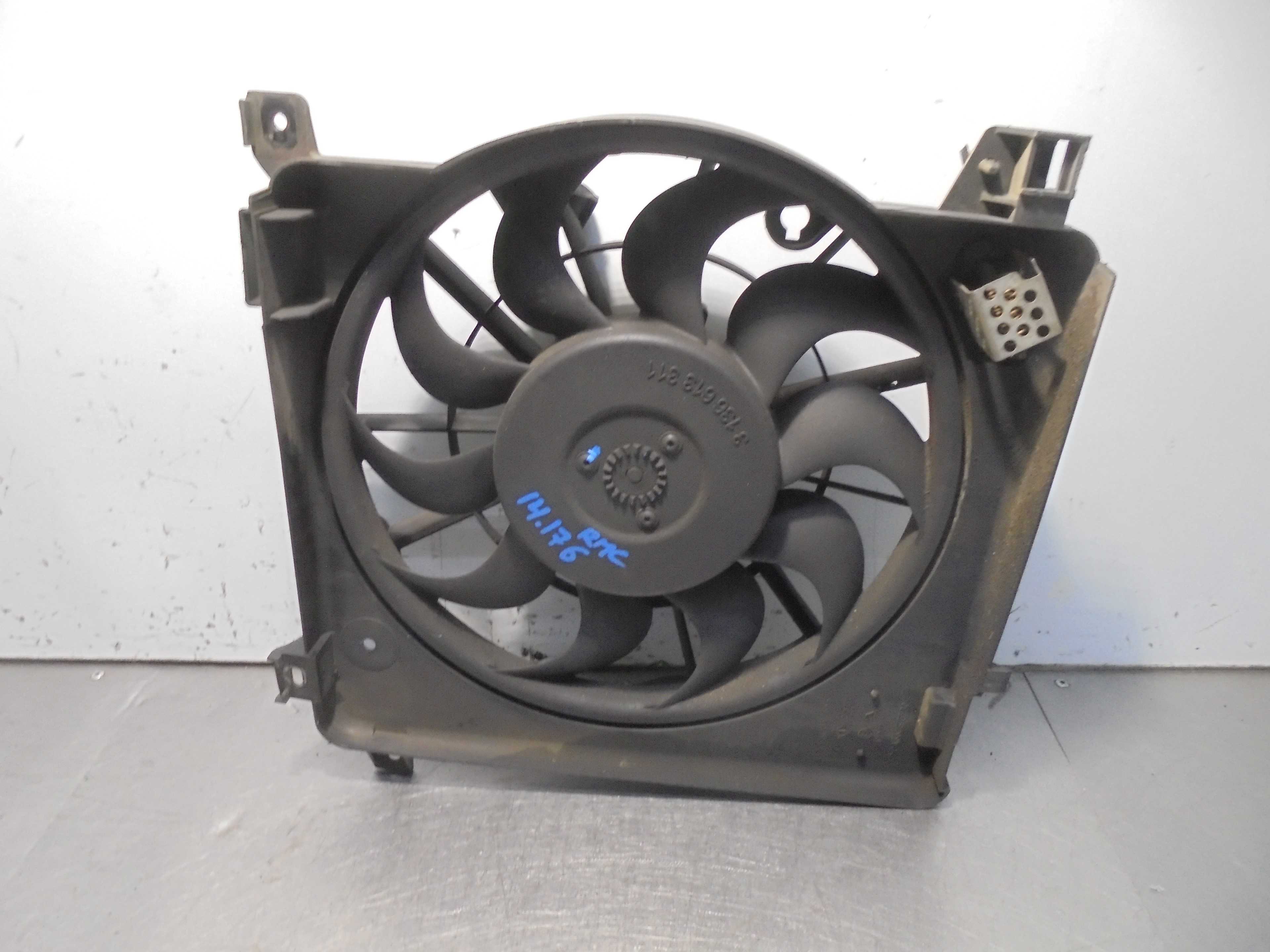 Recambio de electroventilador para opel astra gtc 1.9 cdti referencia OEM IAM  3135103909 BOSCH