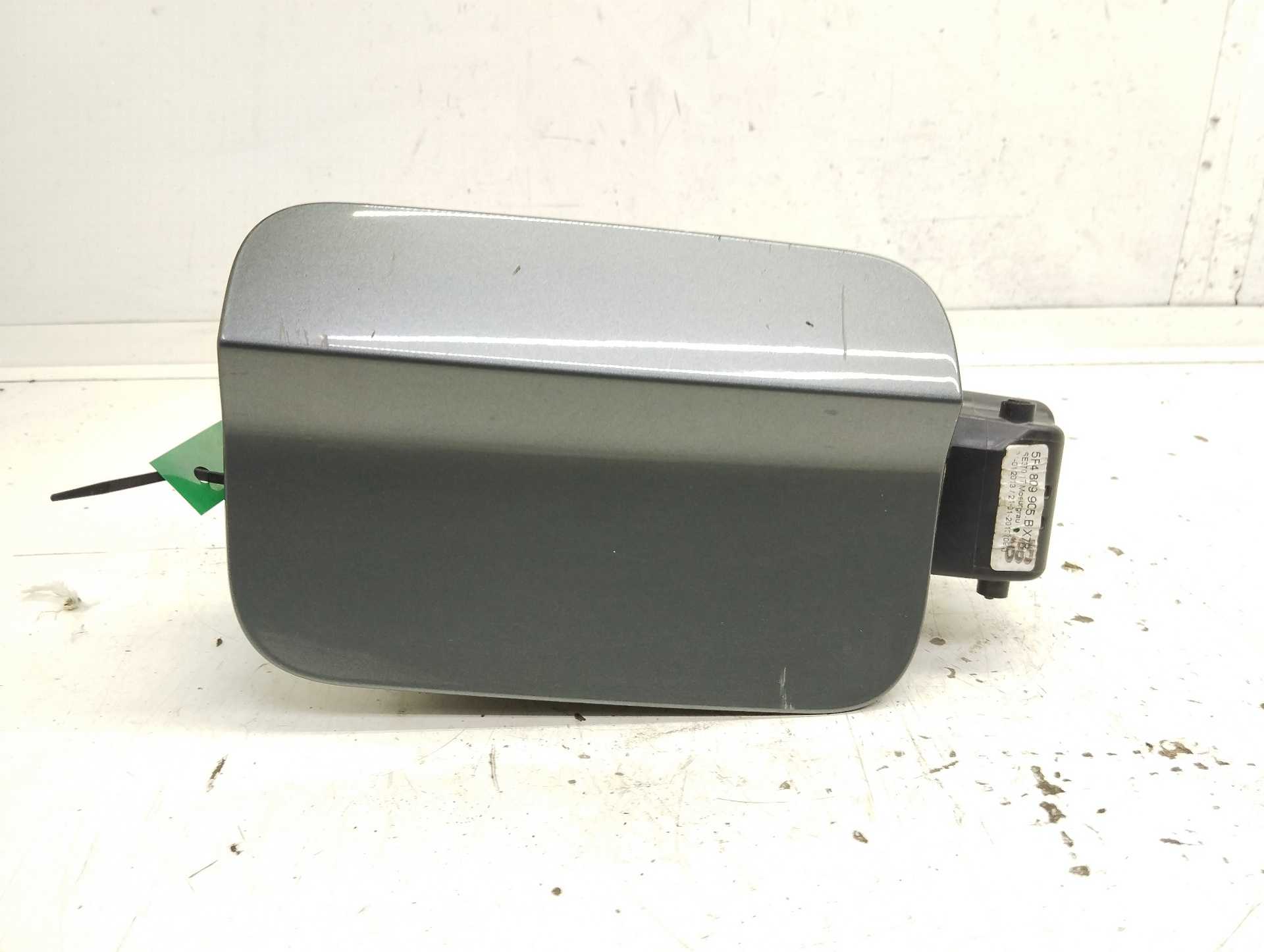 Recambio de tapa exterior combustible para seat leon (5f1) i-tech referencia OEM IAM 5F4809905  