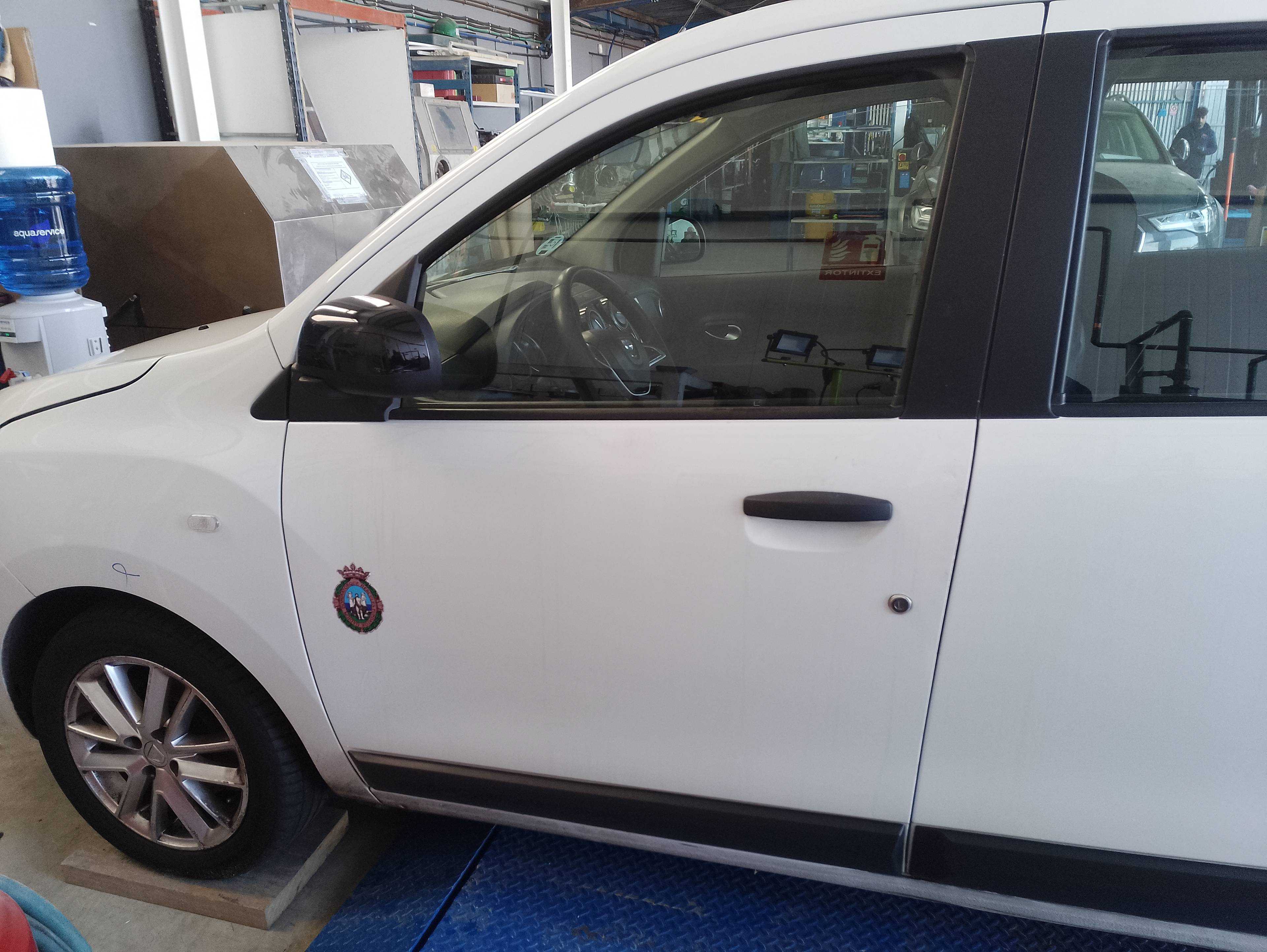 Recambio de puerta delantera izquierda para dacia lodgy 15th anniversary referencia OEM IAM   